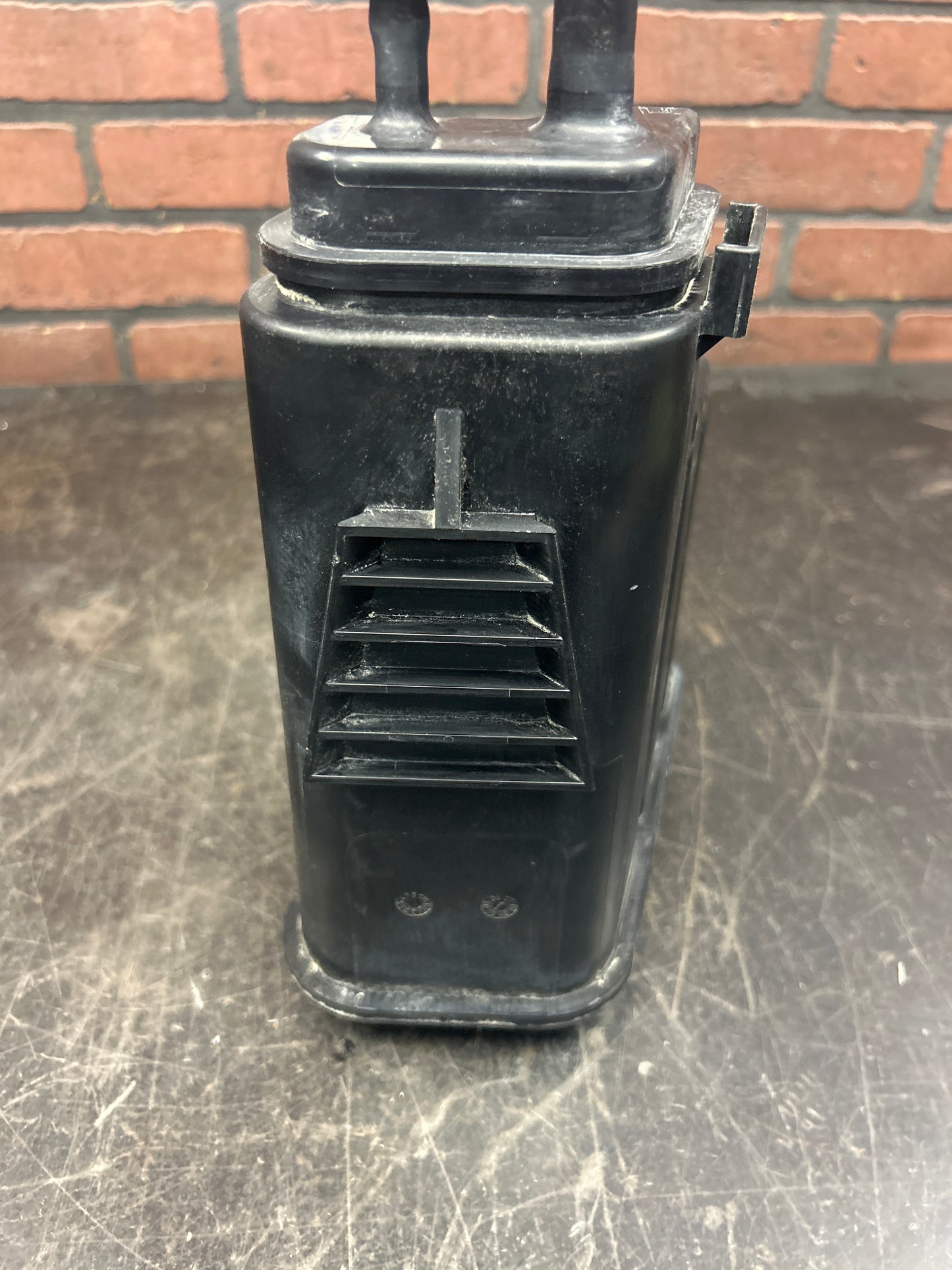 2006-2010 Pontiac Solstice/Saturn Sky Fuel Vapor Charcoal Canister Genuine OEM