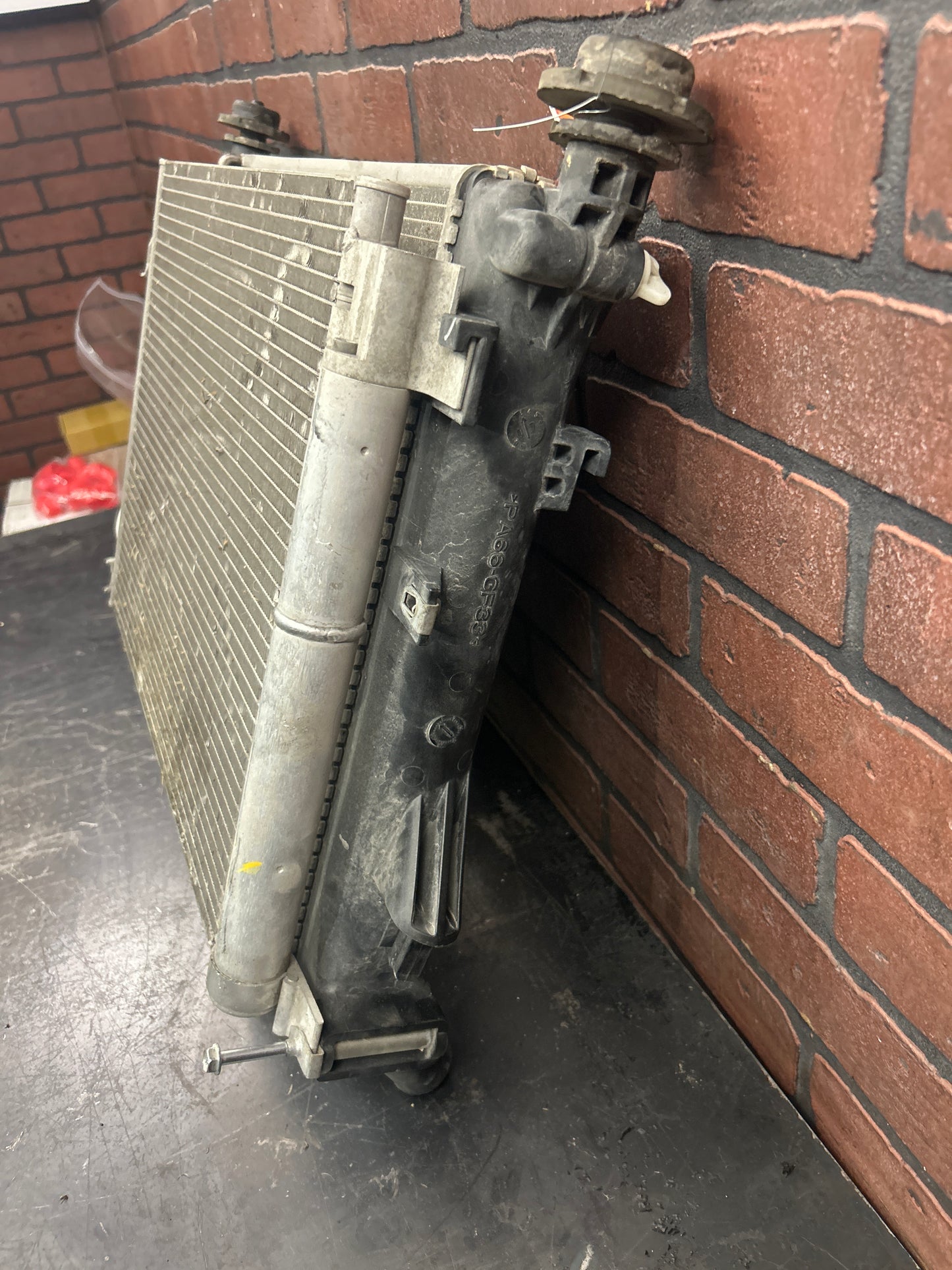 2007-2009 Pontiac Solstice GXP 2.0l A/T Radiator/Condenser/Fan OEM