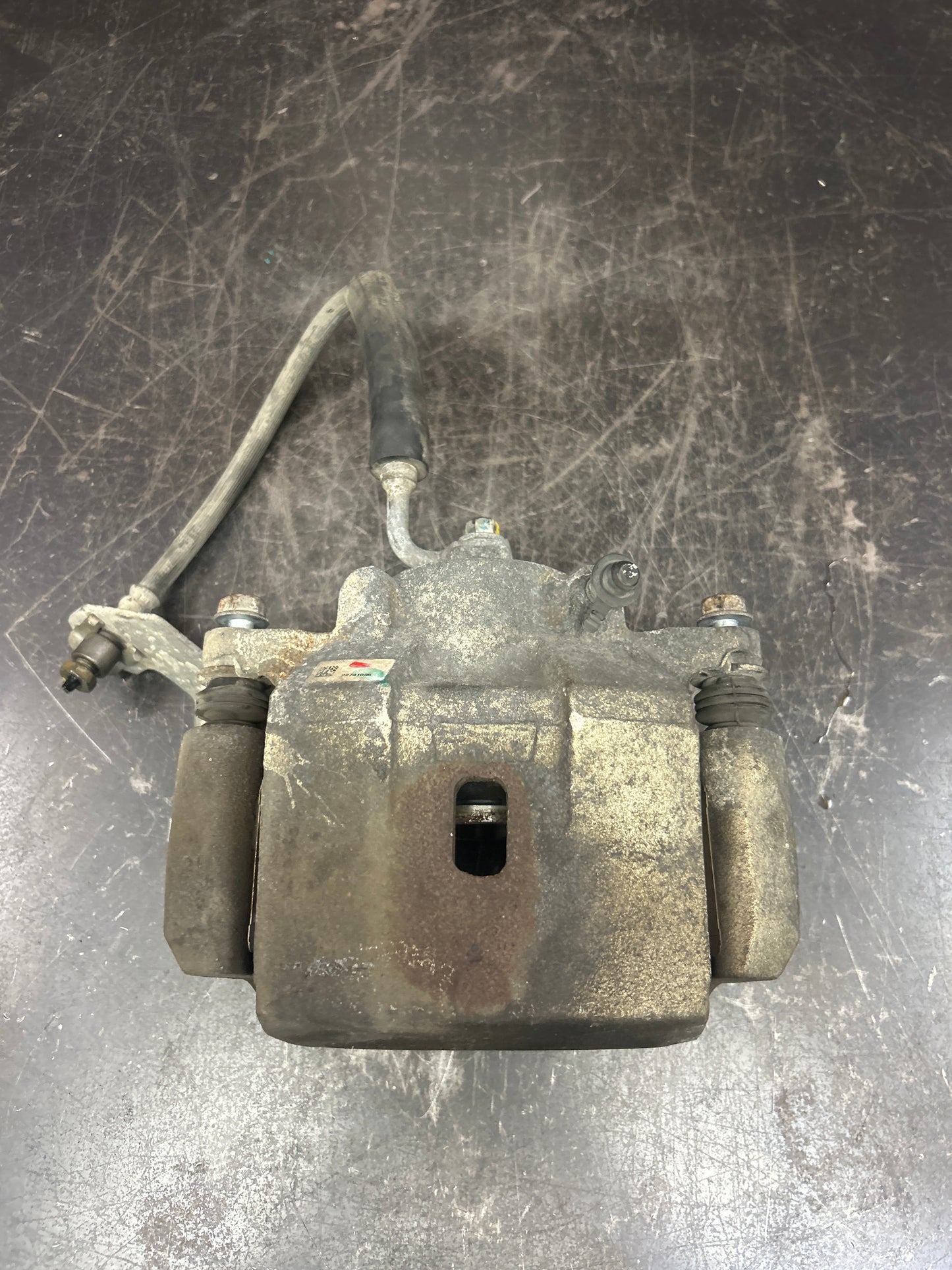 2006-2010 Pontiac Solstice/Saturn Sky  Front Right Brake Caliper OEM 22731035