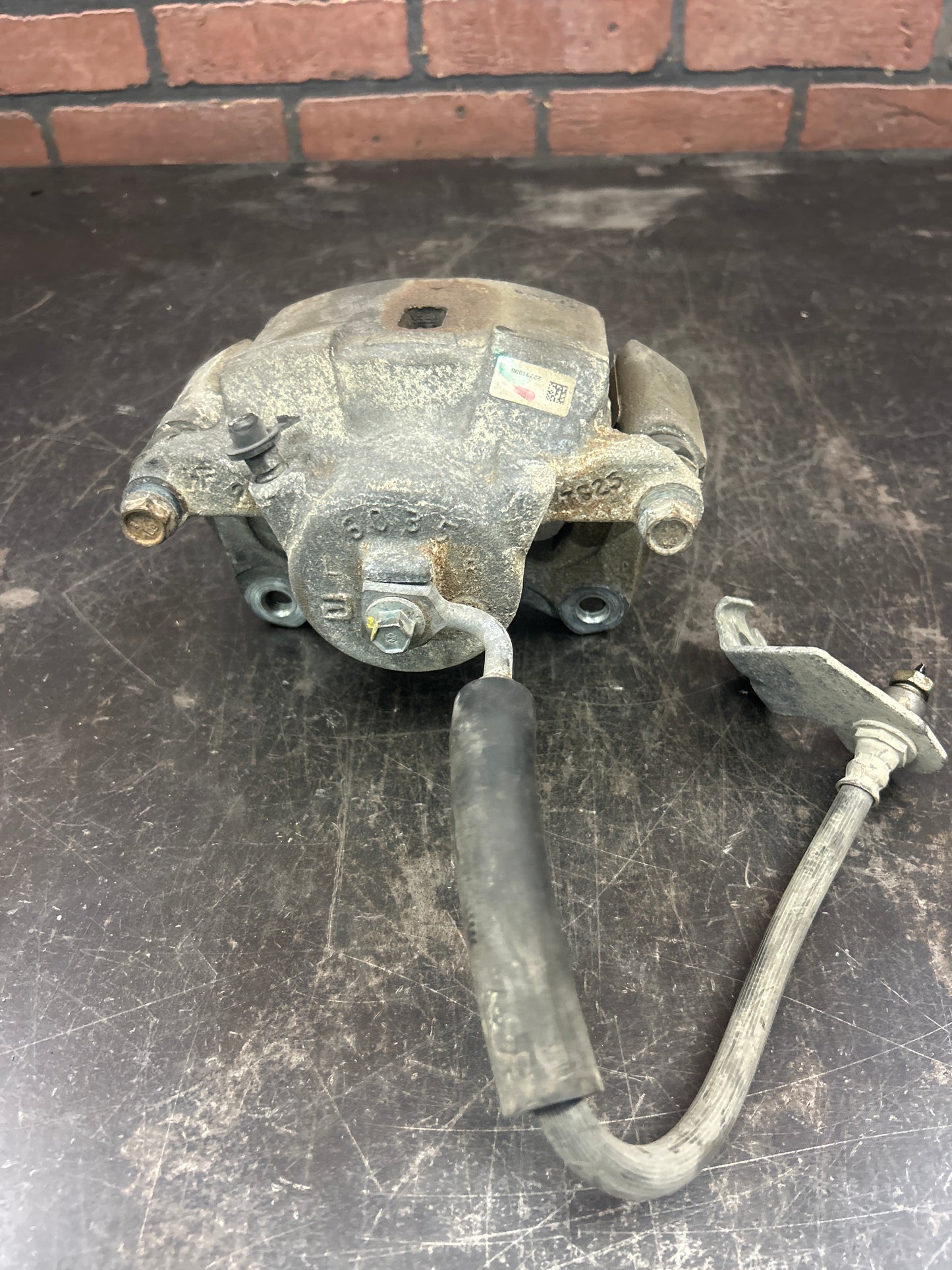 2006-2010 Pontiac Solstice/Saturn Sky  Front Right Brake Caliper OEM 22731035