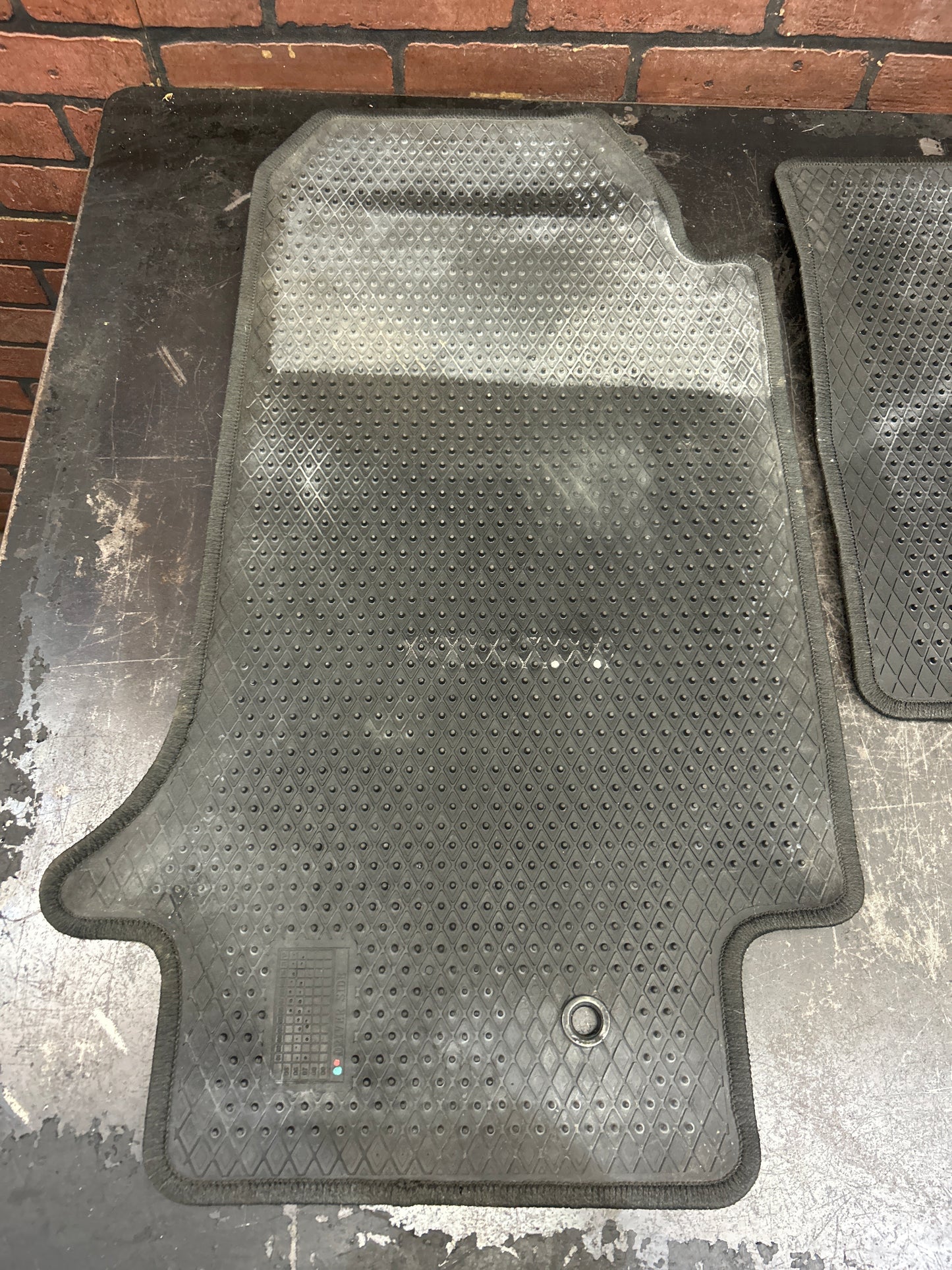2007-2009 Pontiac Solstice GXP Interior Carpet Floor Mats OEM GM 15255131