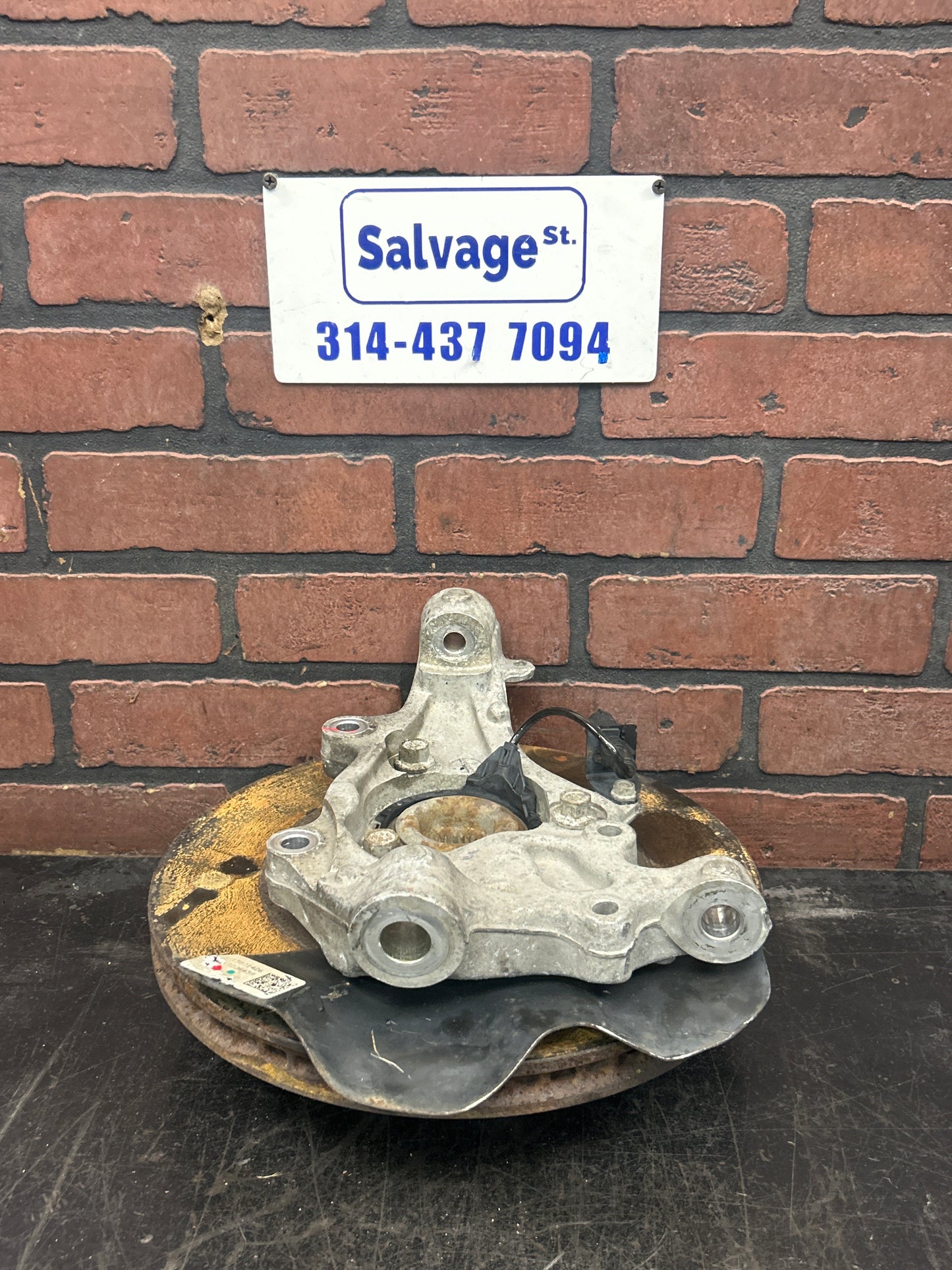 2006-2010 PONTIAC SOLSTICE/SATURN SKY FRONT LEFT SPINDLE KNUCKLE WHEEL HUB OEM