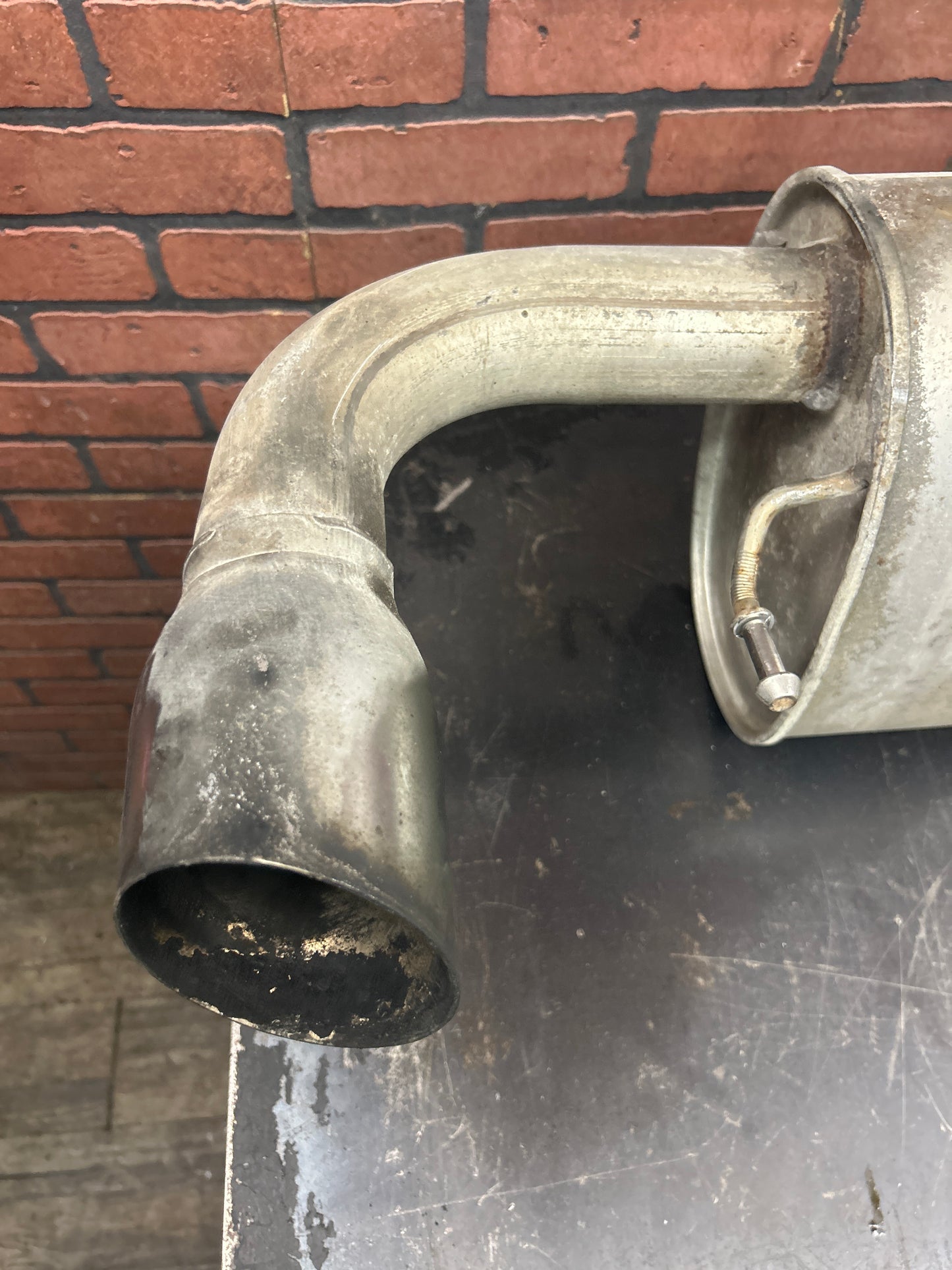 2007-2009 Pontiac Solstice GXP 2.0L Turbo Dual tip Exhaust Muffler OEM