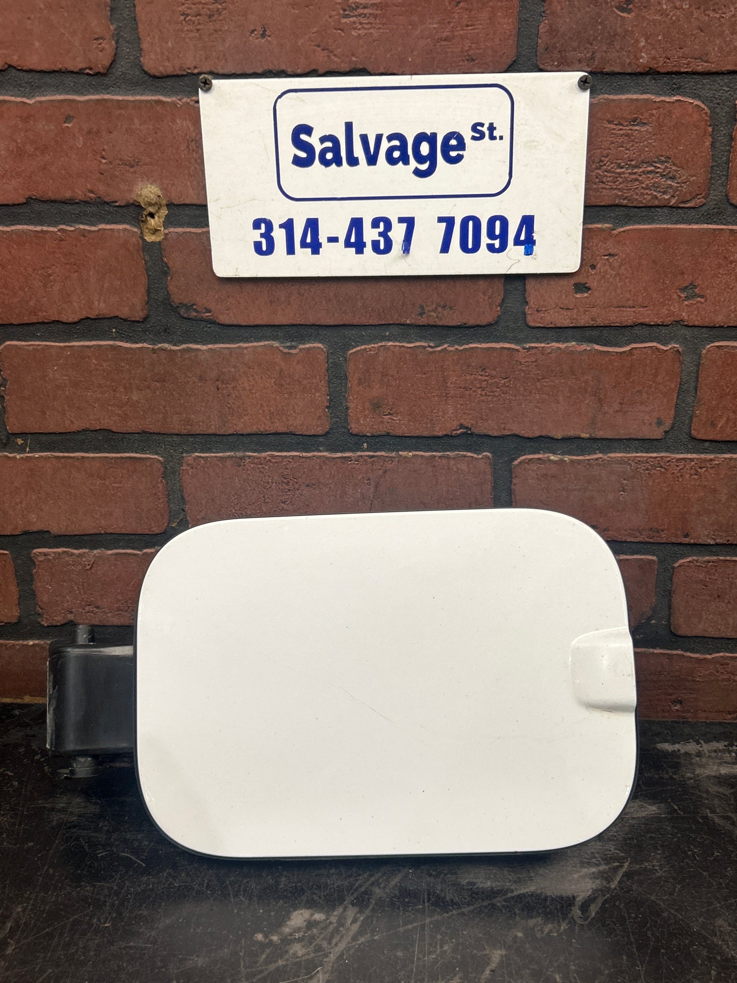 2017-2022 Ford F250-350 OEM Fuel Tank Door Cover White 9927936-AE
