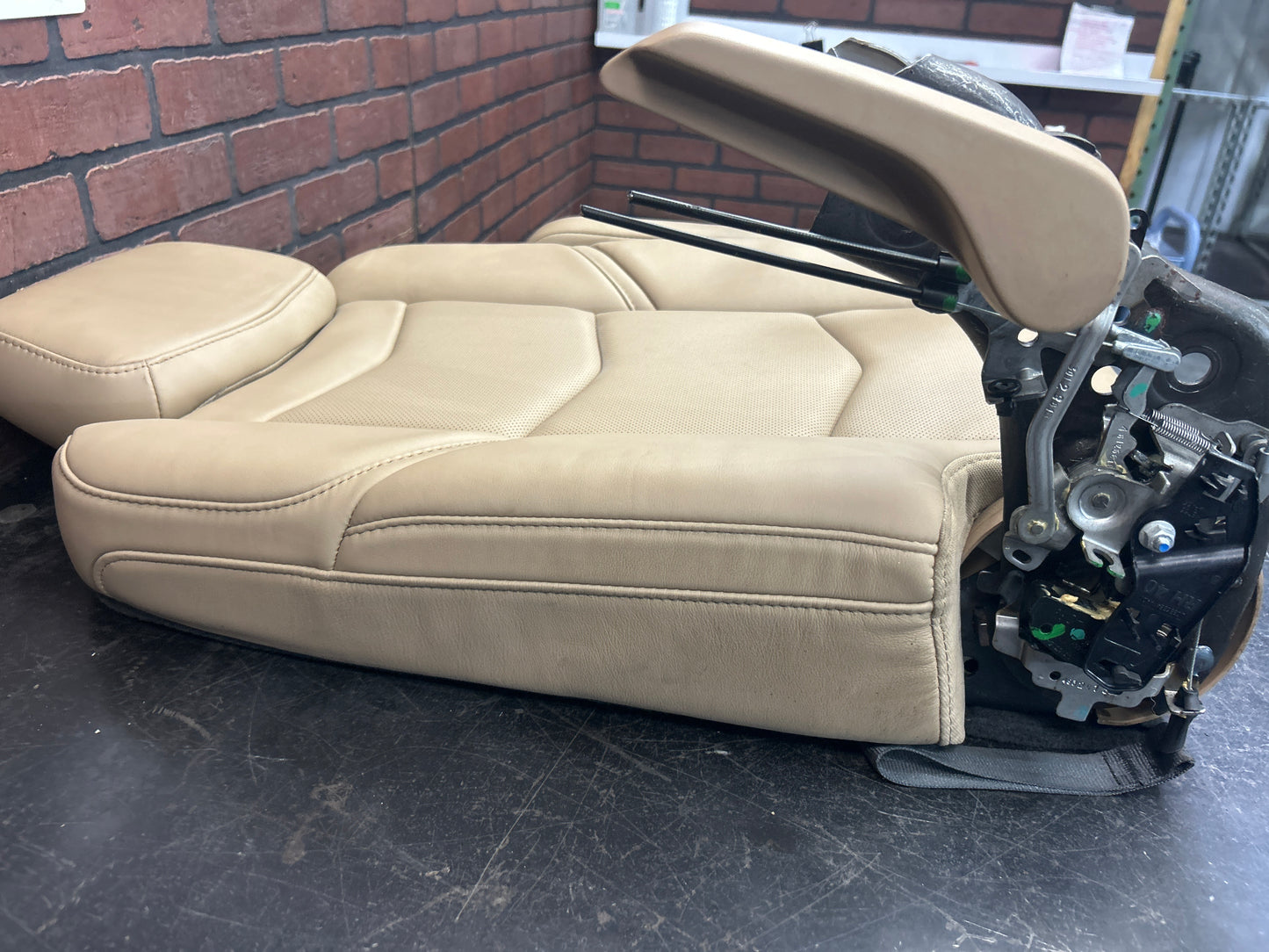2018-2020 Escalade Platinum 2nd Row Passenger Seat Back Maple Sugar OEM