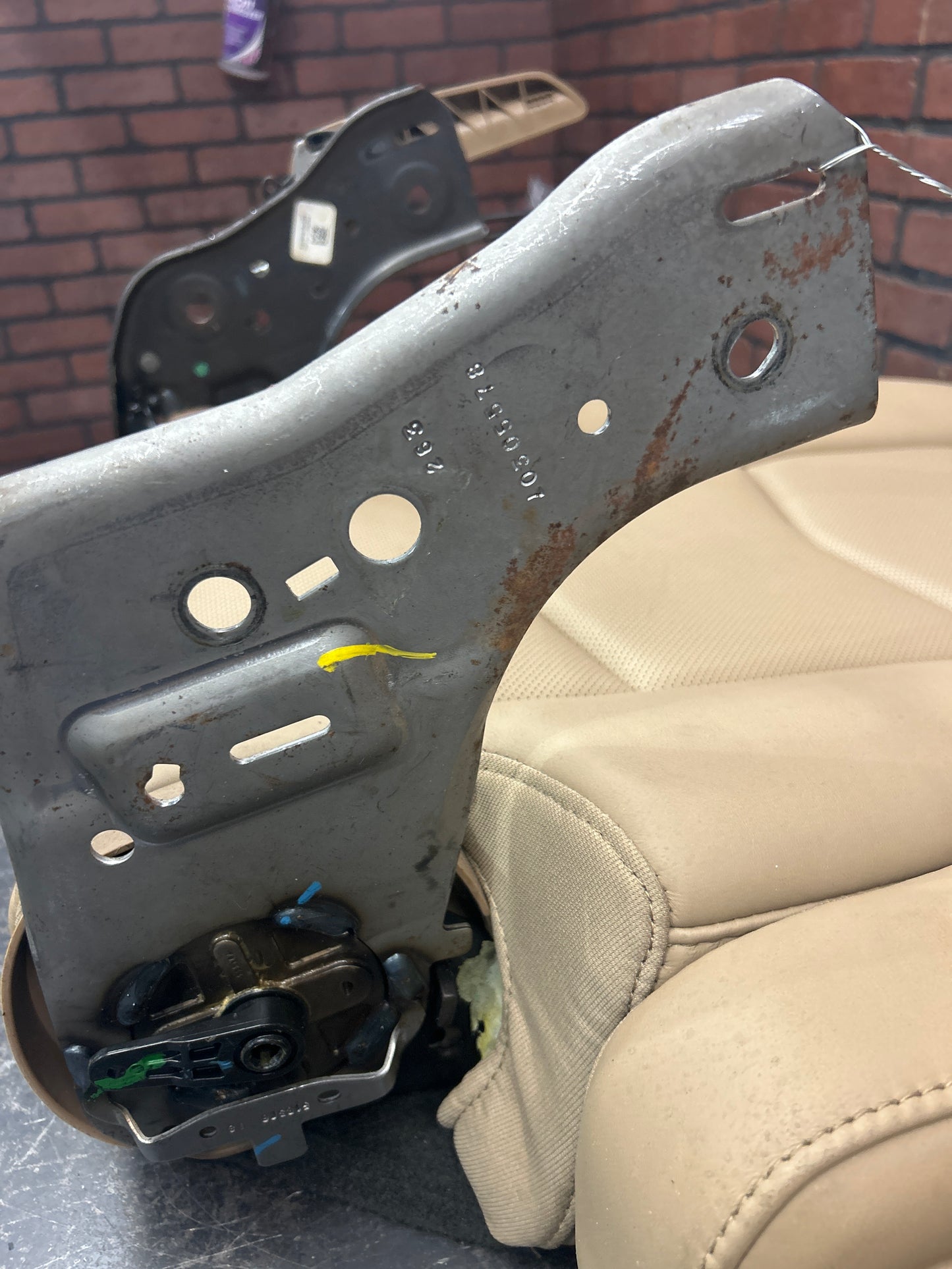 2018-2020 Escalade Platinum 2nd Row Passenger Seat Back Maple Sugar OEM