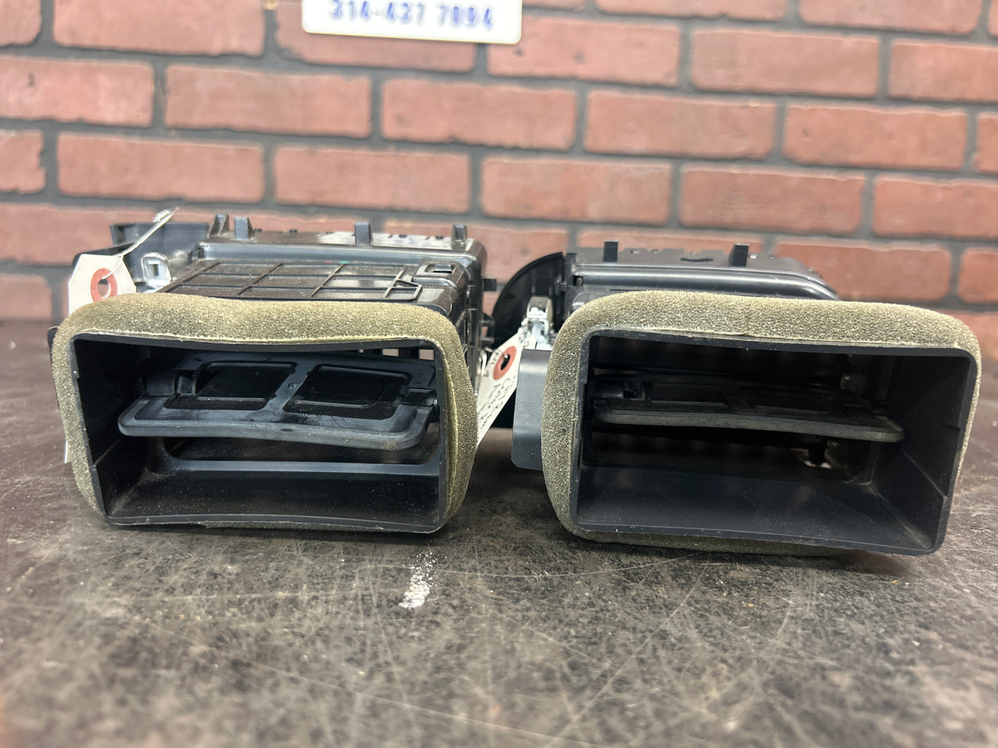 2013-2024 DODGE RAM 1500-3500 DASH AIR VENT PAIR CENTRAL BEZEL 5MK67DX9AA