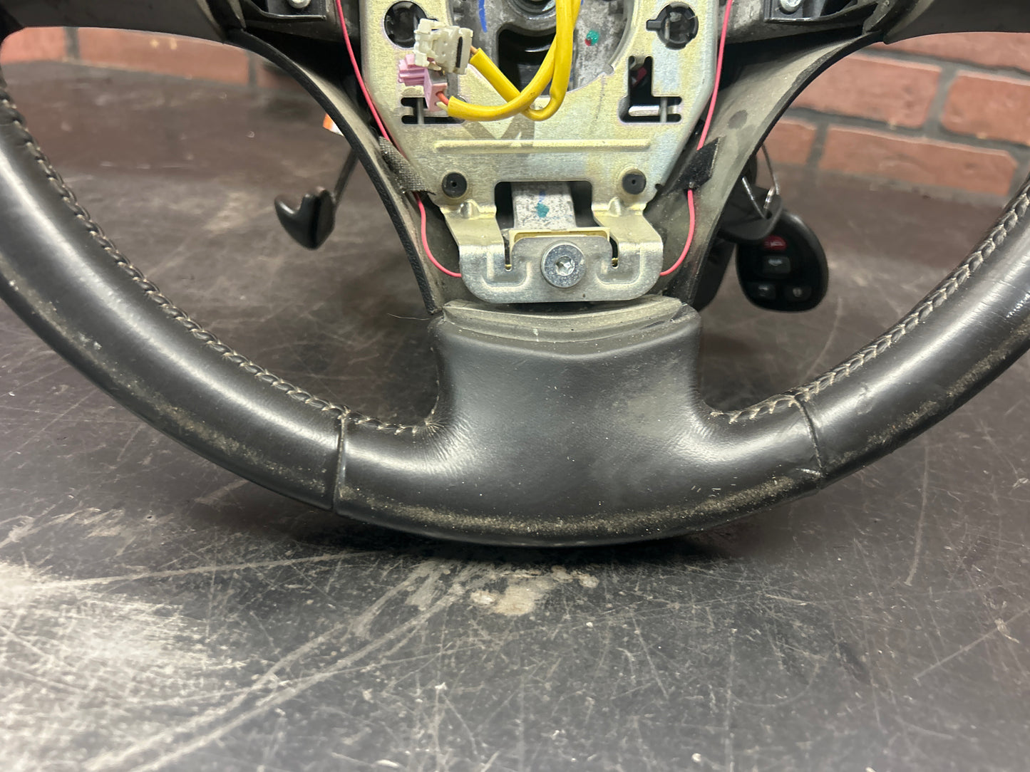 2006-2009 Pontiac Solstice Steering Wheel and Column W/ Cruise Controls Switches