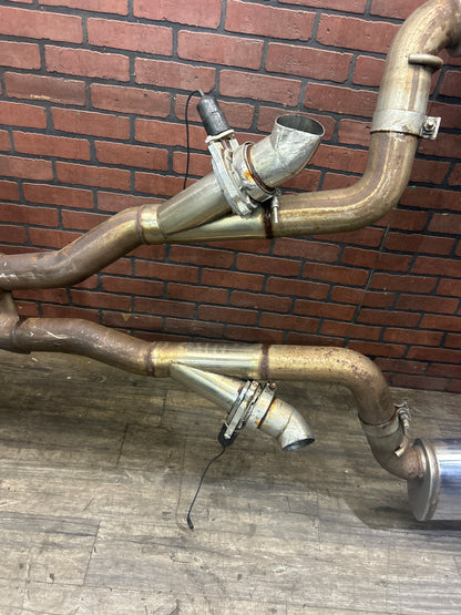 12-21 Jeep Grand Cherokee 6.4L 6.2L Magnaflow Street Cat-Back Exhaust W/Cutouts