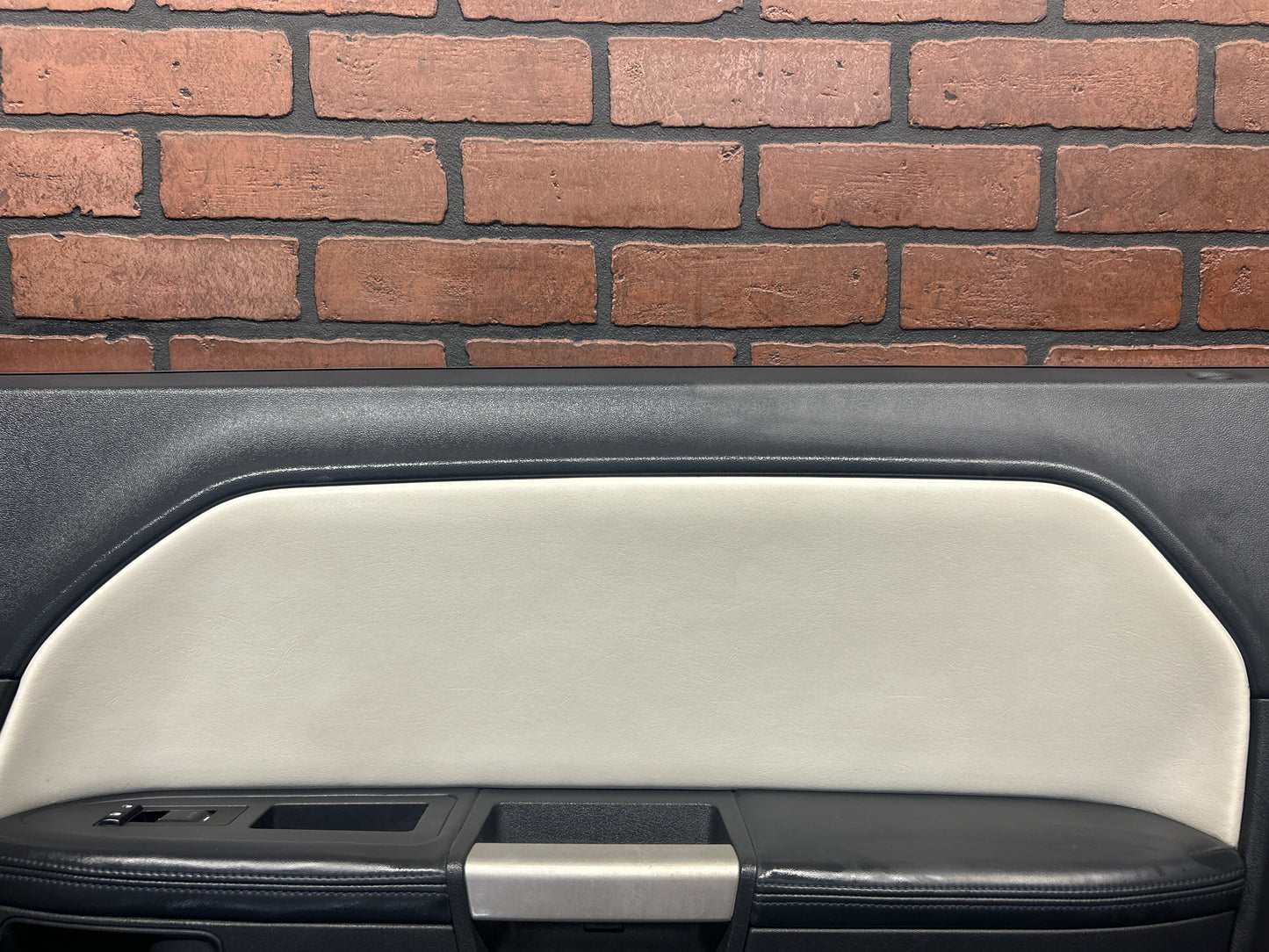 08-14 Dodge Challenger Front Passenger right Side Interior Door Trim Panel White