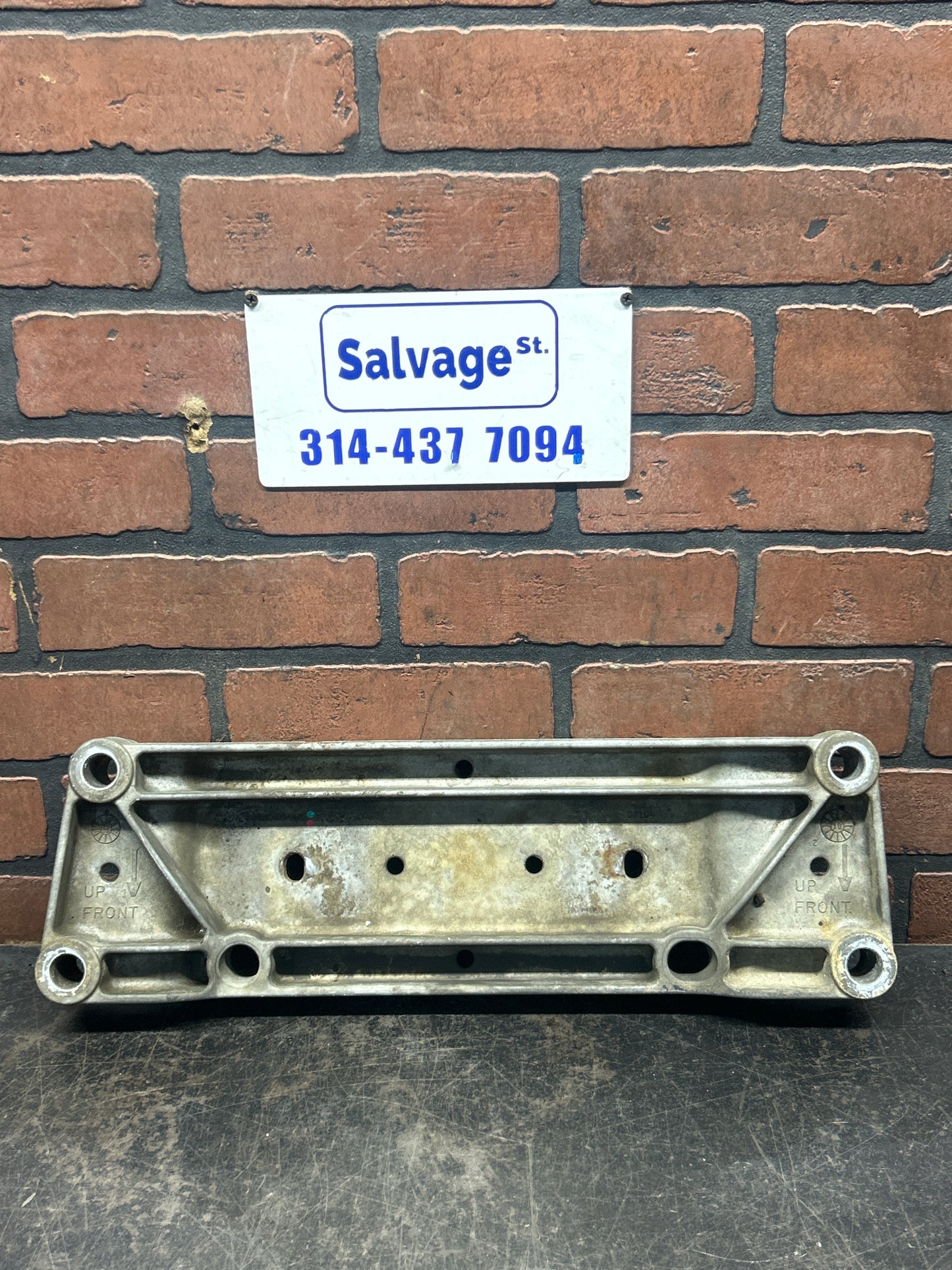 09-23 DODGE CHALLENGER SRT MANUAL TRANSMISSION CROSS MEMBER BRACKET