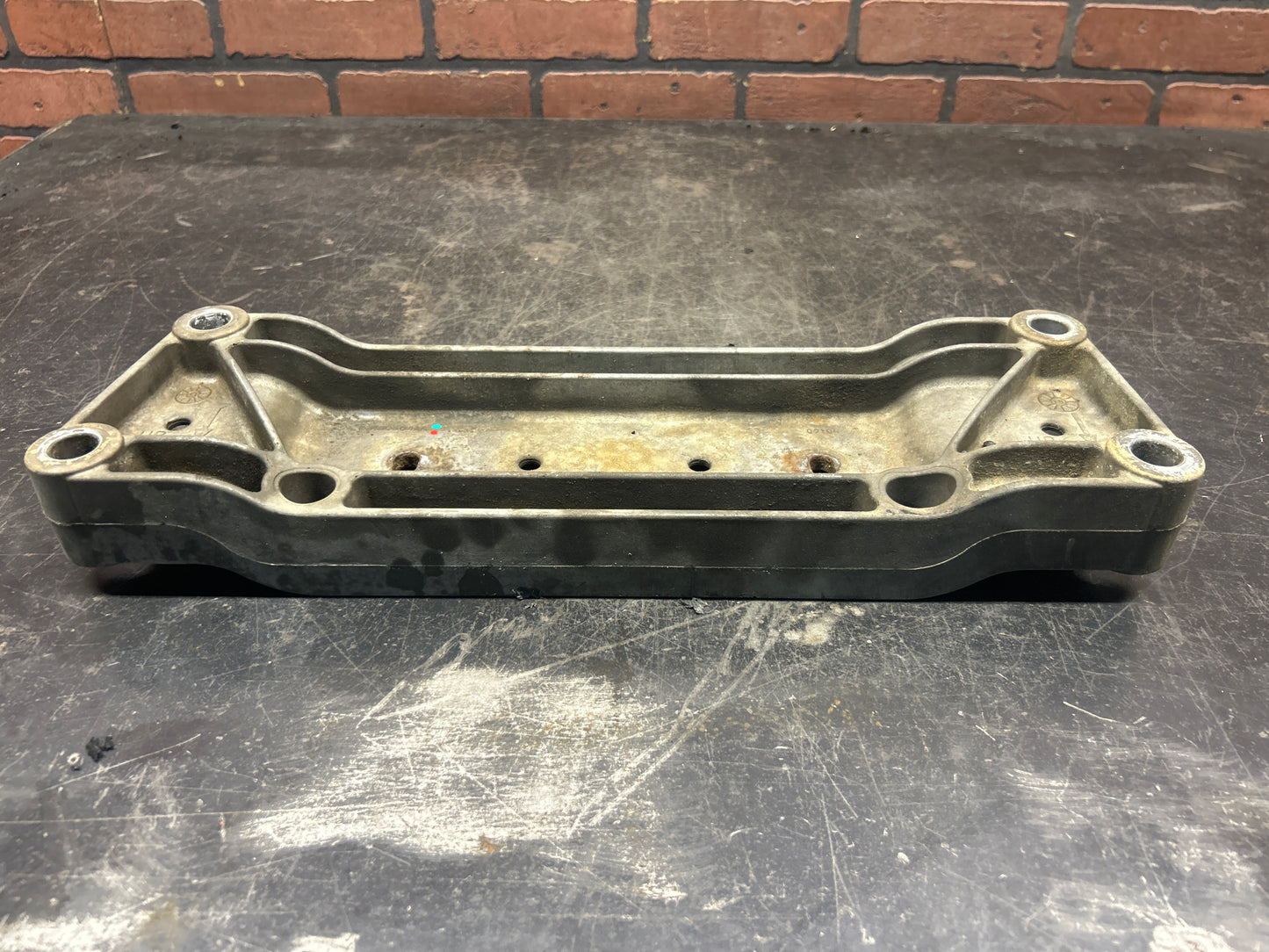 09-23 DODGE CHALLENGER SRT MANUAL TRANSMISSION CROSS MEMBER BRACKET