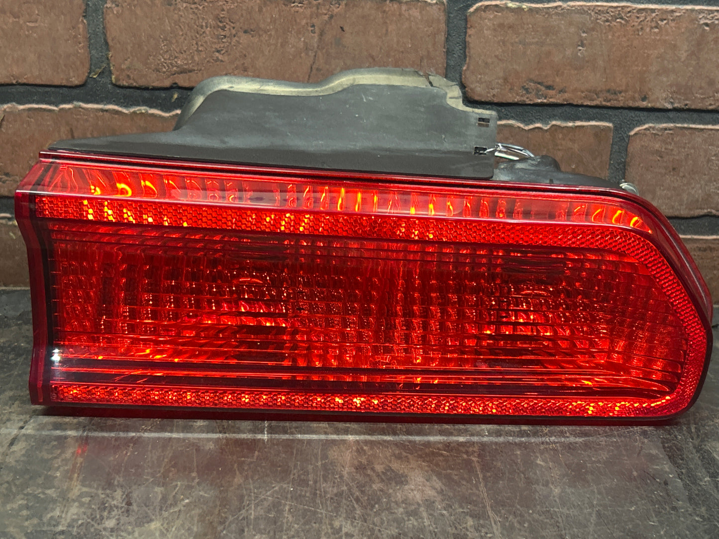 2008-2014 Dodge Challenger SRT Rear Passenger RH Side Outer Tail Light Assembly