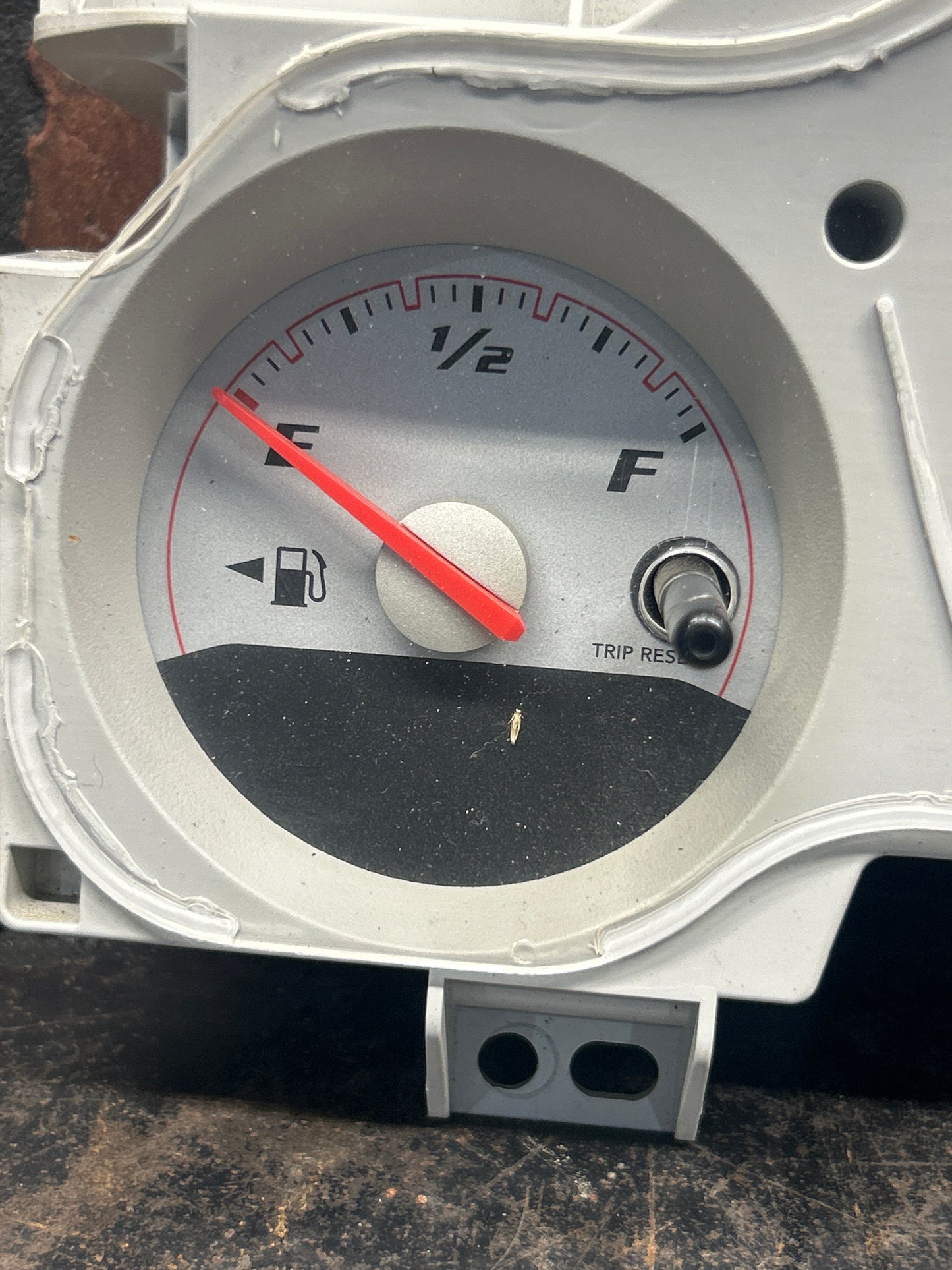 O5-13 Dodge Challenger/Charger SRT8 Speedometer Instrument Cluster 04837928AA
