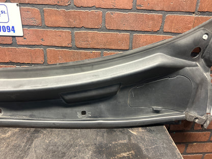 08-23 CHALLENGER SRT8 OEM EXTERIOR WINDSHIELD WIPER COWL TRIM PANEL 05028757AD