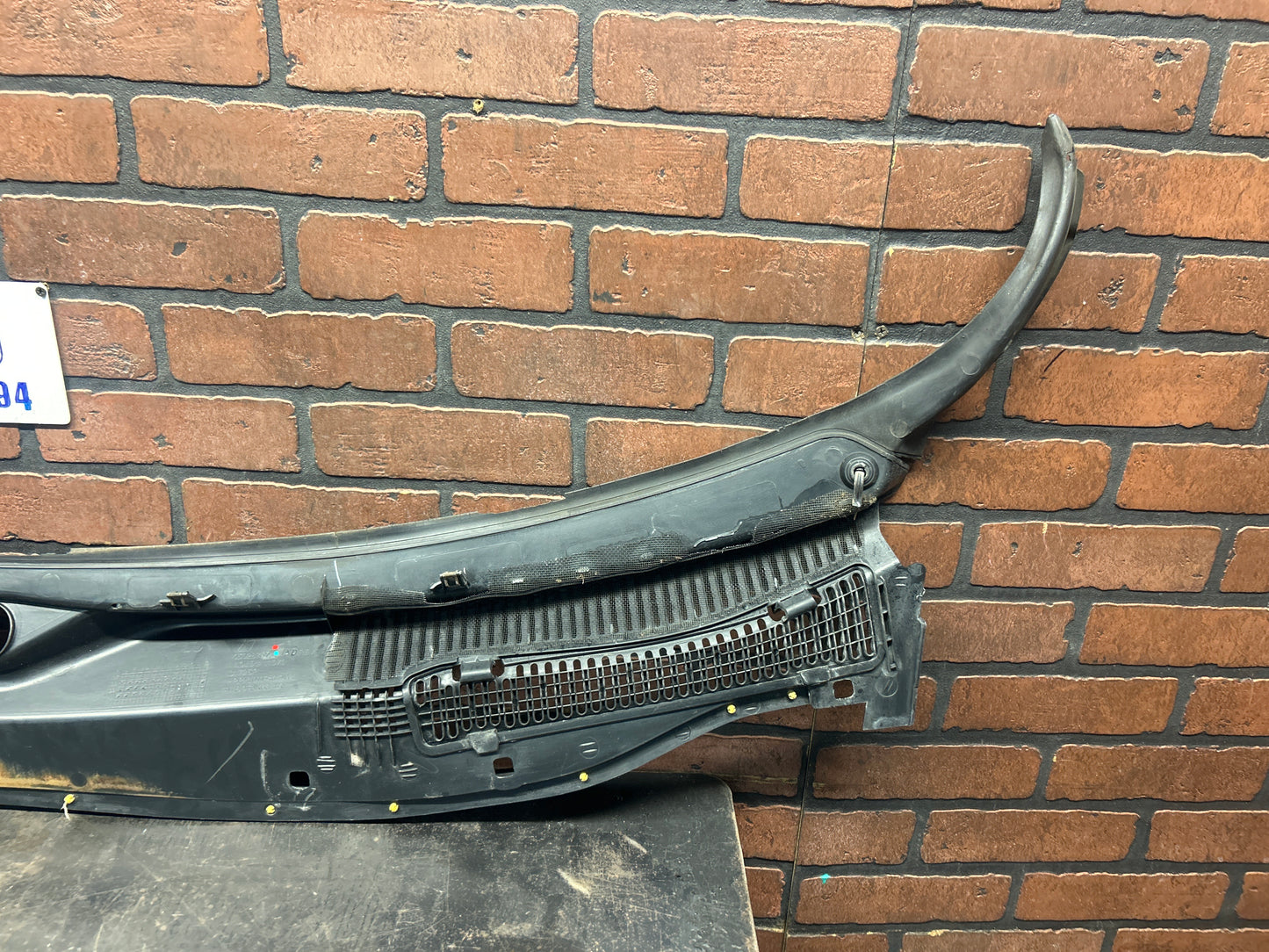 08-23 CHALLENGER SRT8 OEM EXTERIOR WINDSHIELD WIPER COWL TRIM PANEL 05028757AD