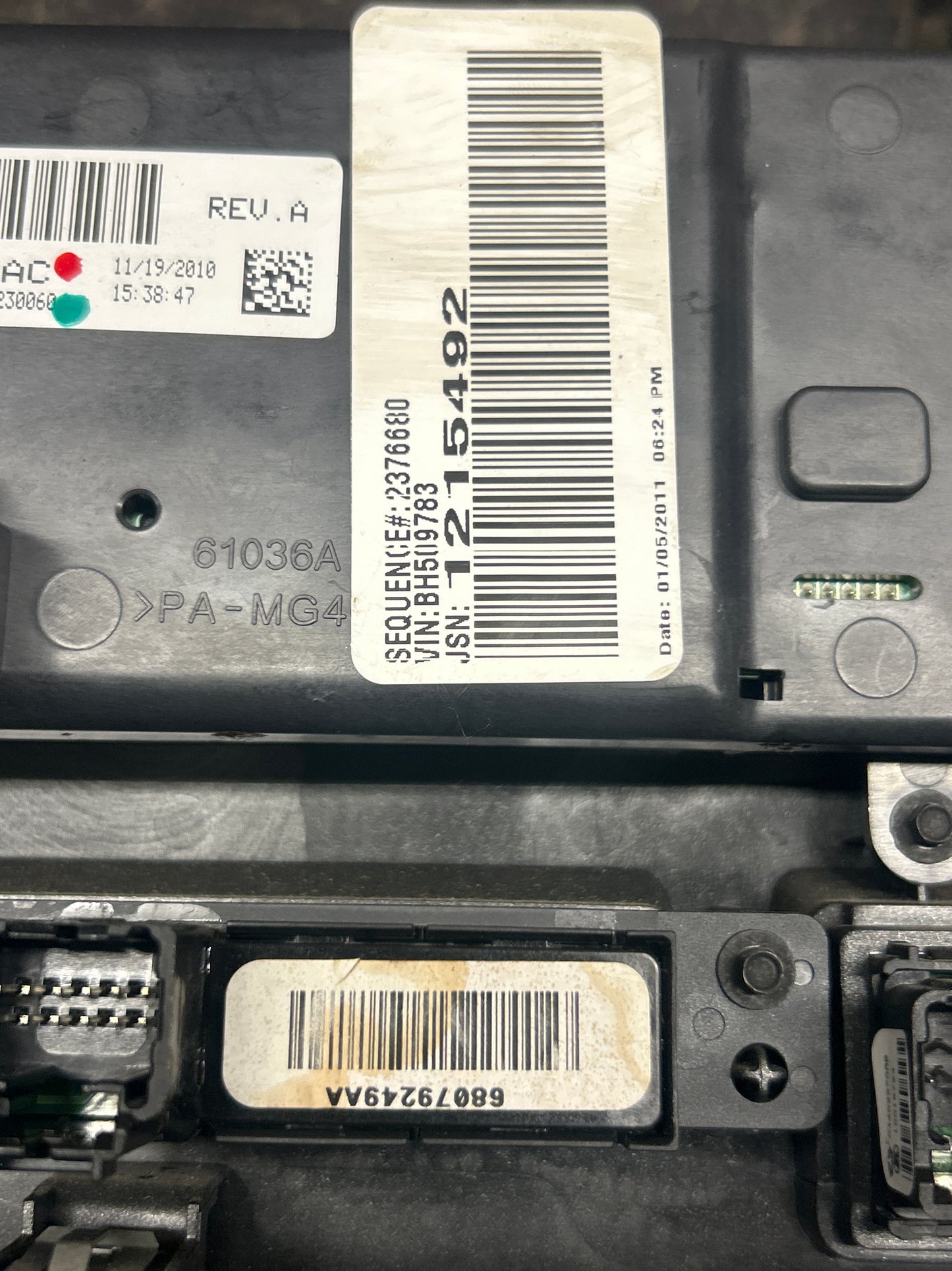2011 - 2014 DODGE CHALLENGER OEM AC HEATER CLIMATE CONTROL SWITCH BEZEL