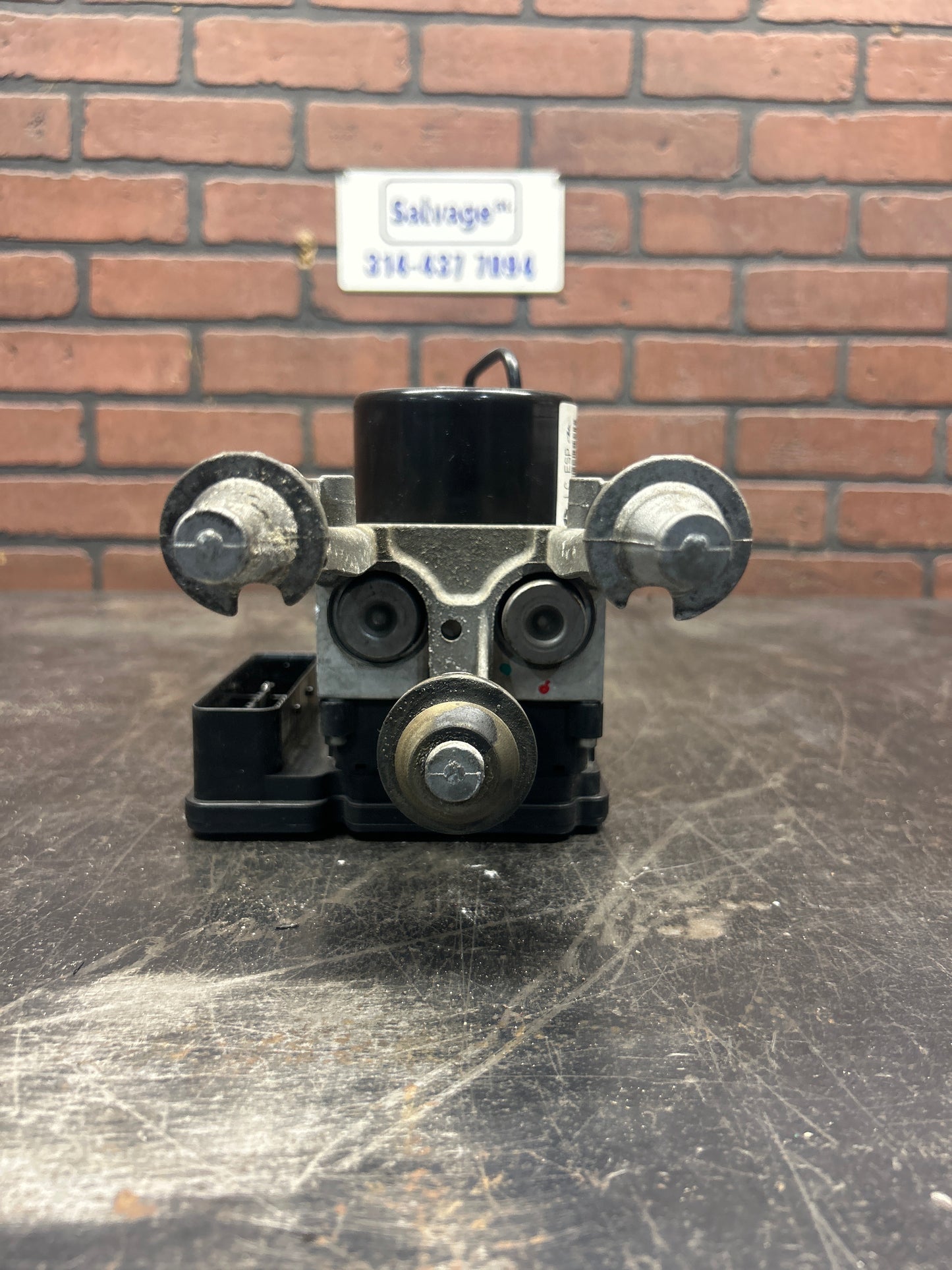 2013-2014 Dodge Challenger ABS Anti-lock Brake Module ABS Pump OEM 04584548AG