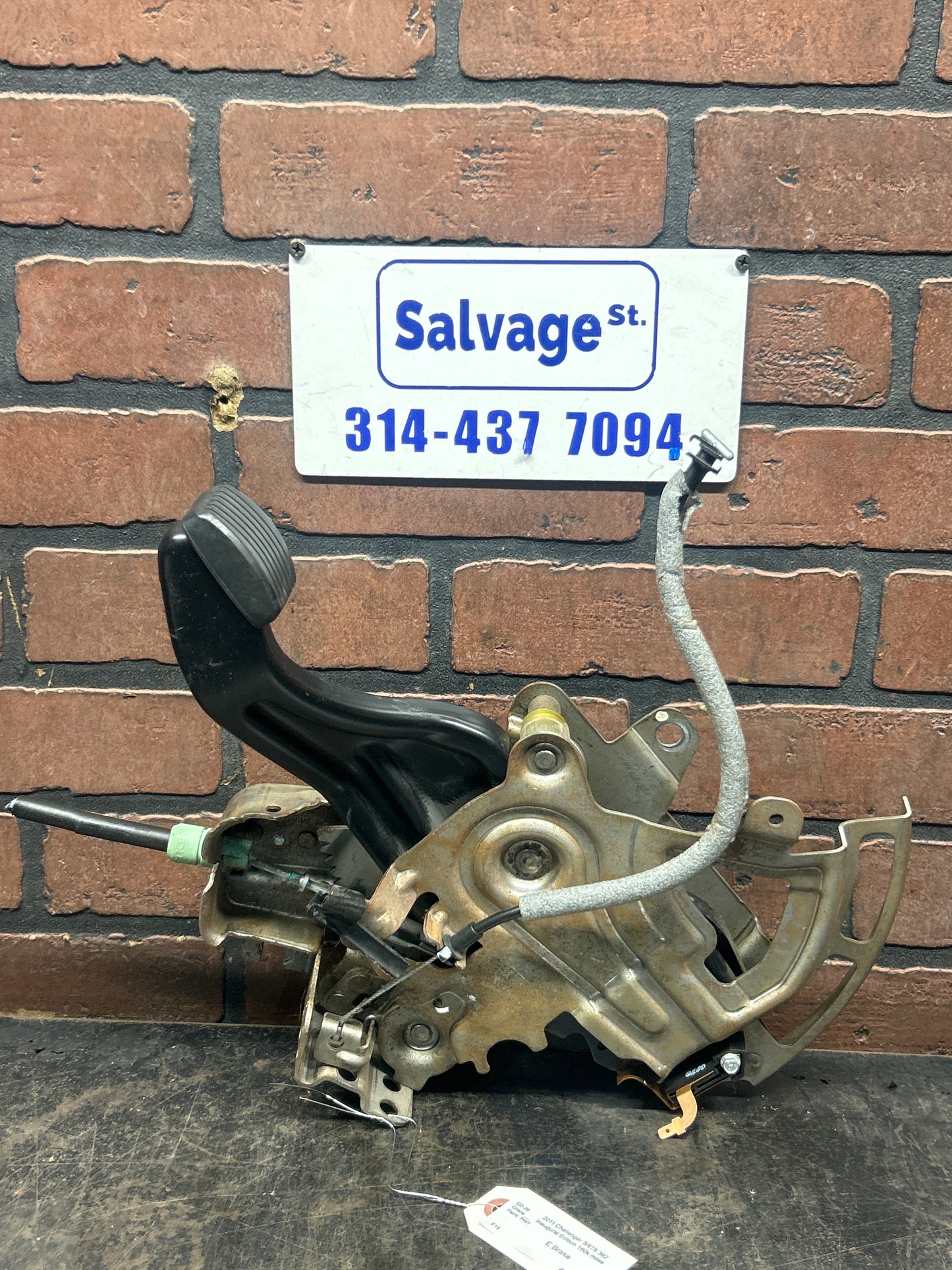 08-23 DODGE CHALLENGER EMERGENCY PARKING BRAKE STOP RELEASE PEDAL LEVER OEM