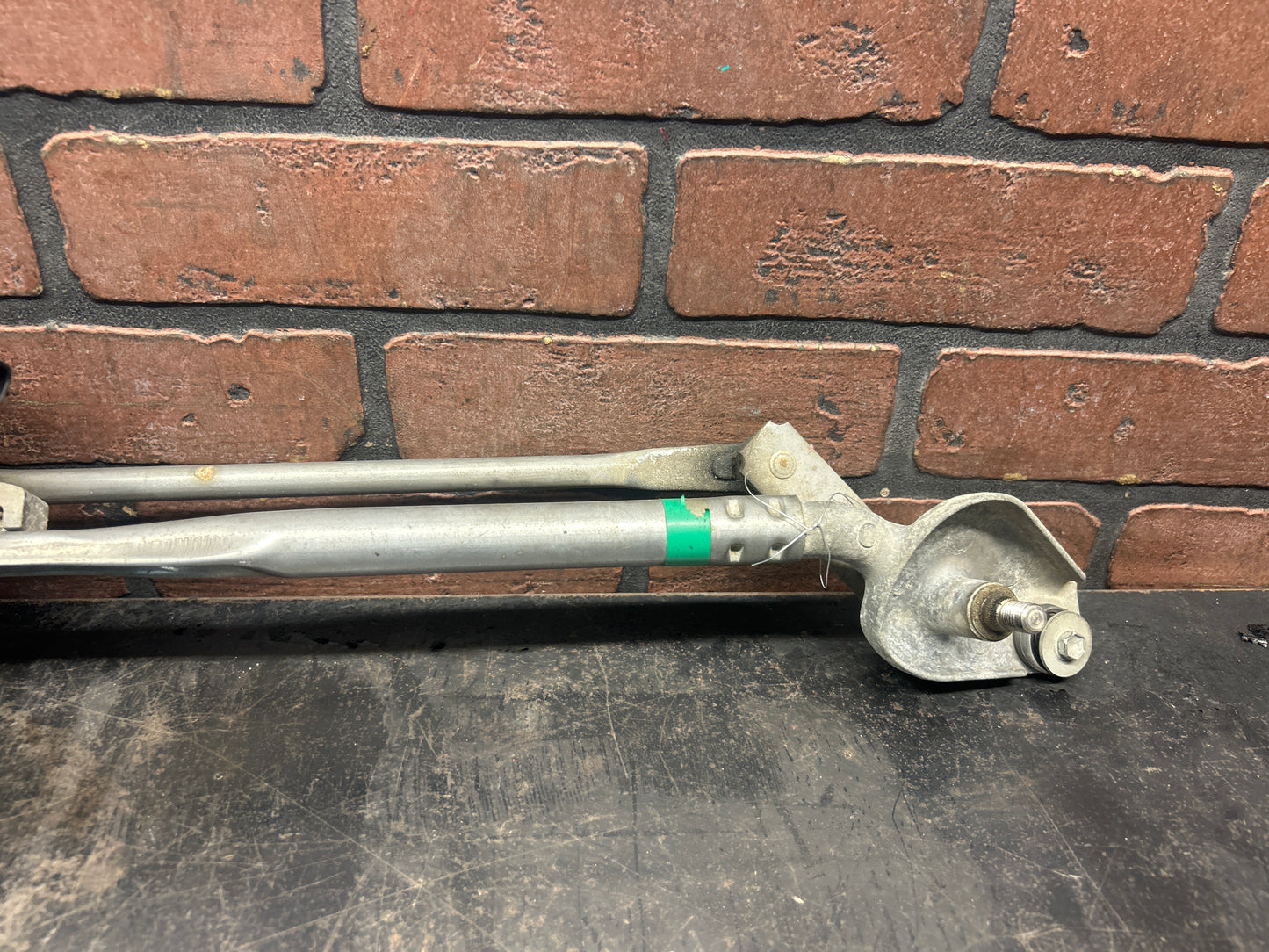2008 - 2023 DODGE CHALLENGER FRONT WINDSHIELD WIPER LINKAGE W/ MOTOR OEM