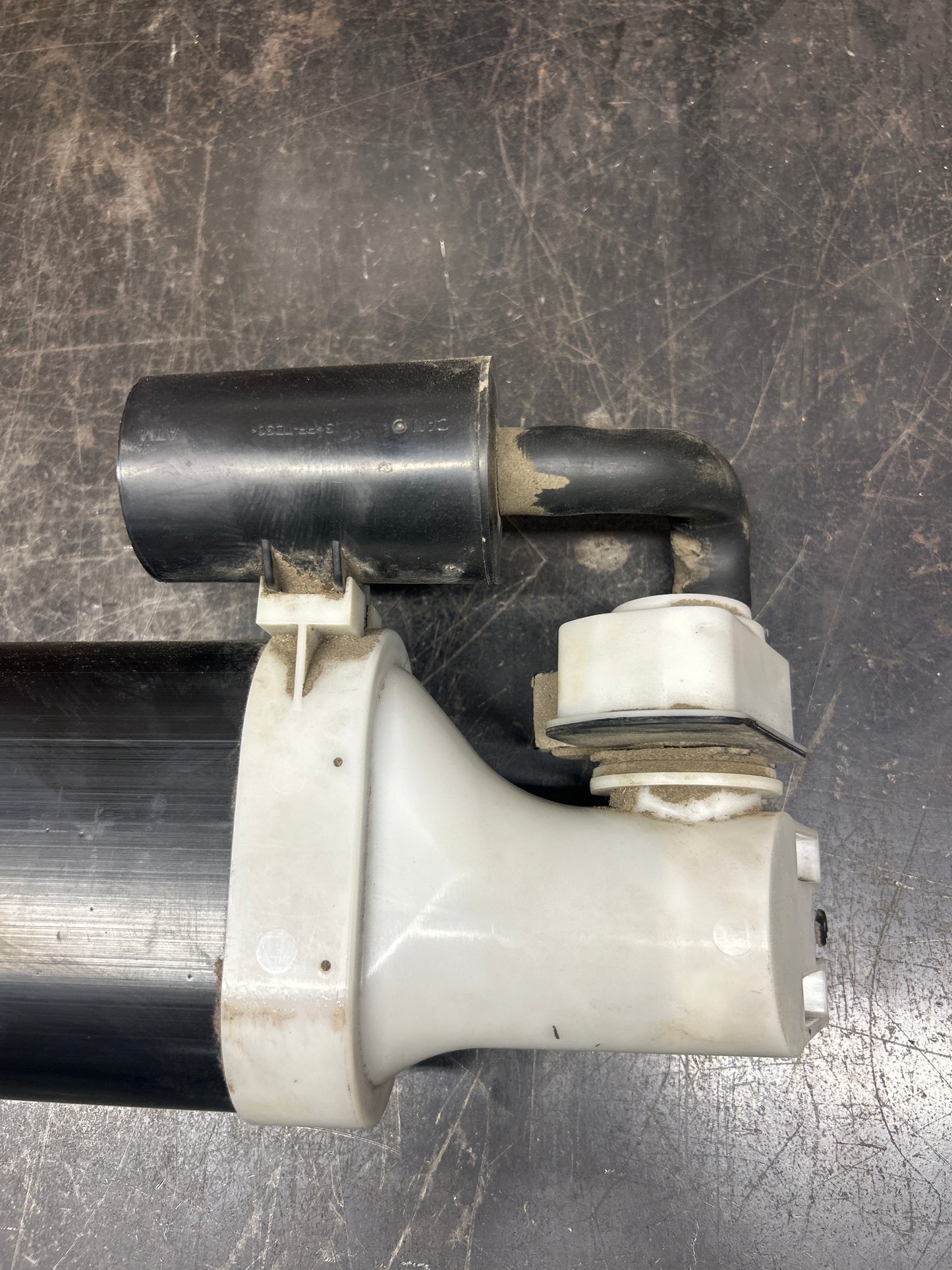 11-17 CHARGER/CHALLENGER/300 6.4L OEM FUEL VAPOR CHARCOAL EVAPORATOR CANISTER