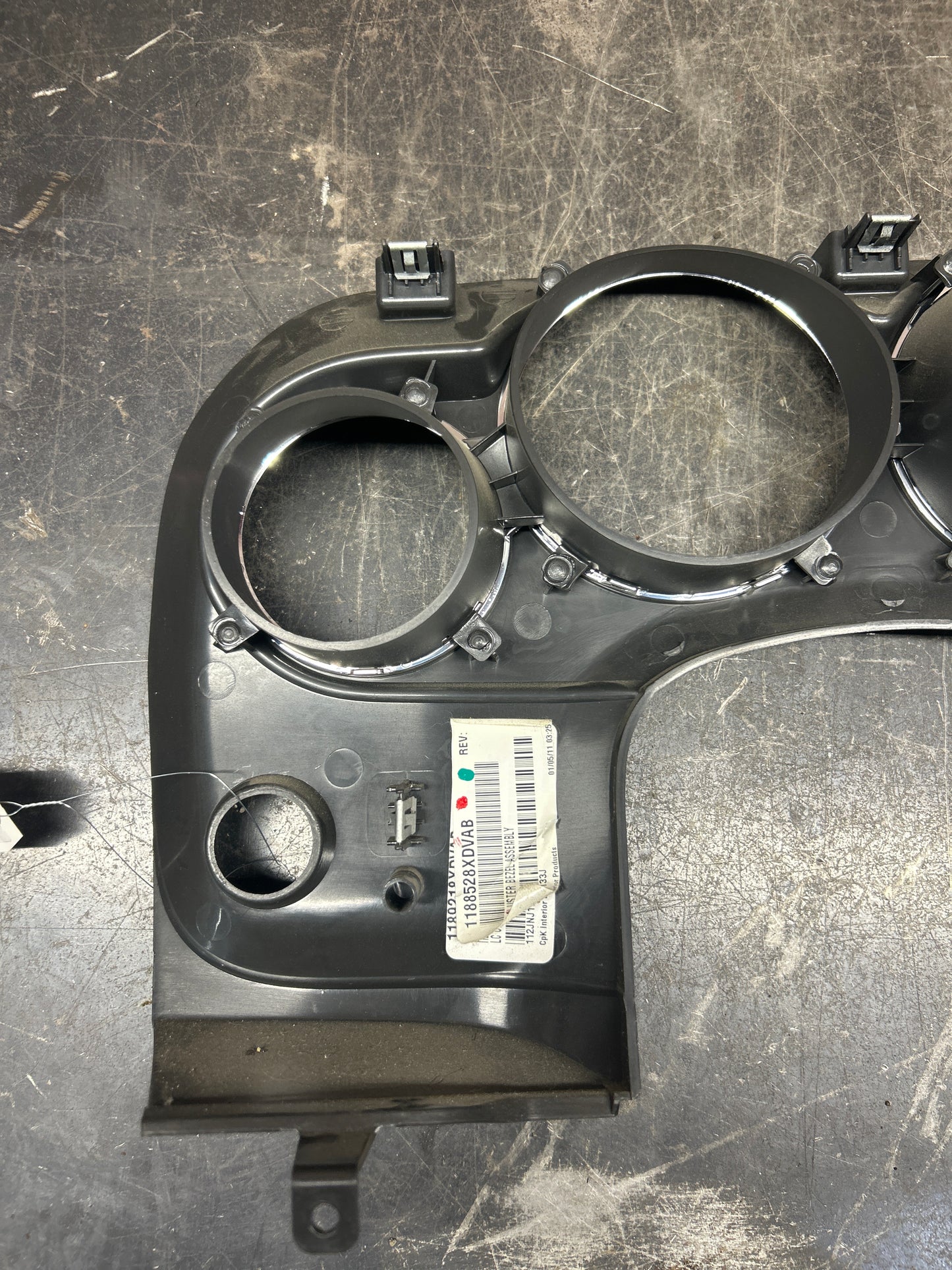 2008-2014 Dodge Challenger SRT8 Speedometer Gauge Cluster Bezel Trim 1188528xdva