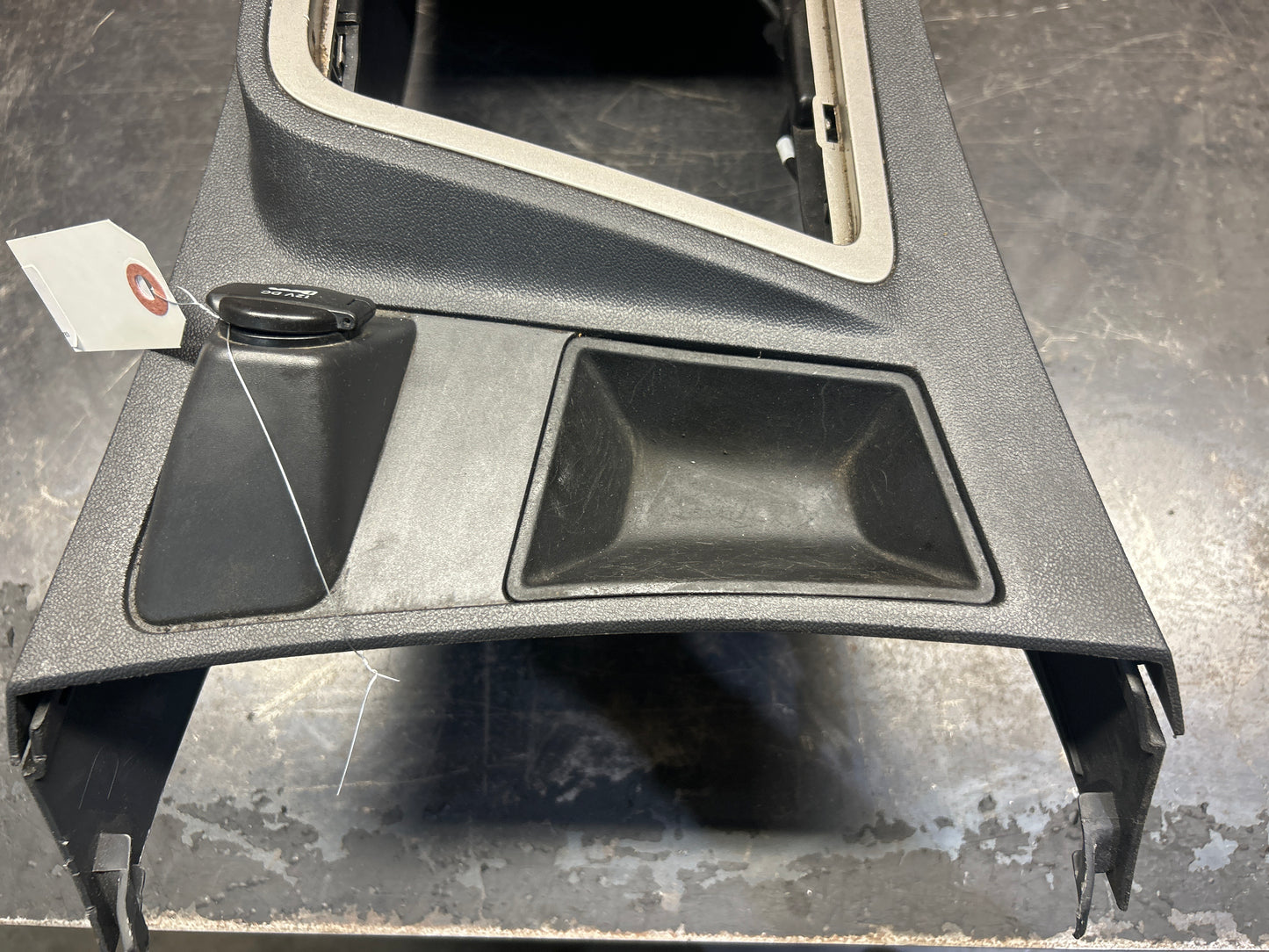 2008-2014 Dodge Challenger SRT8 Black Center Console Assembly OEM w/ Cupholders