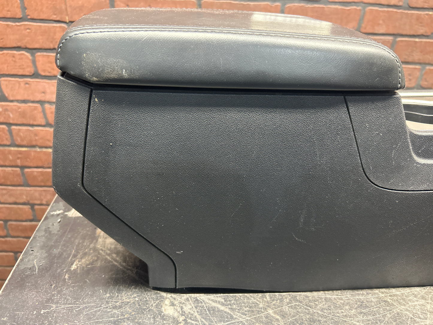 2008-2014 Dodge Challenger SRT8 Black Center Console Assembly OEM w/ Cupholders