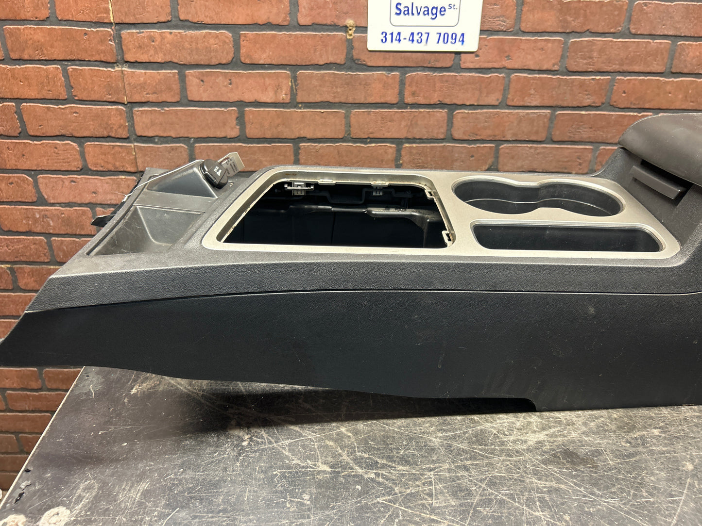 2008-2014 Dodge Challenger SRT8 Black Center Console Assembly OEM w/ Cupholders