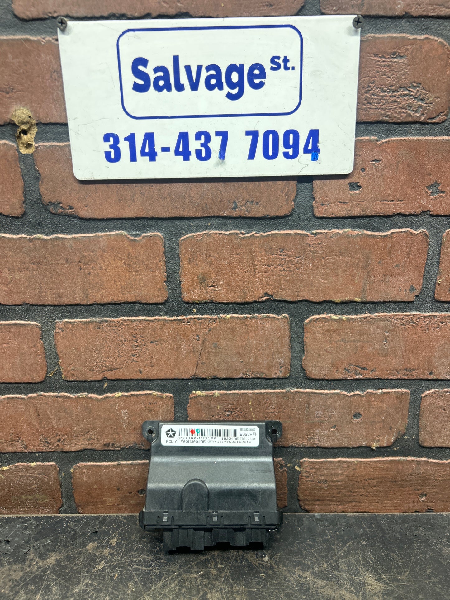 2010-2014 DODGE CHALLENGER SRT8 OEM DOOR CONTROL MODULE COMPUTER 68051931AA