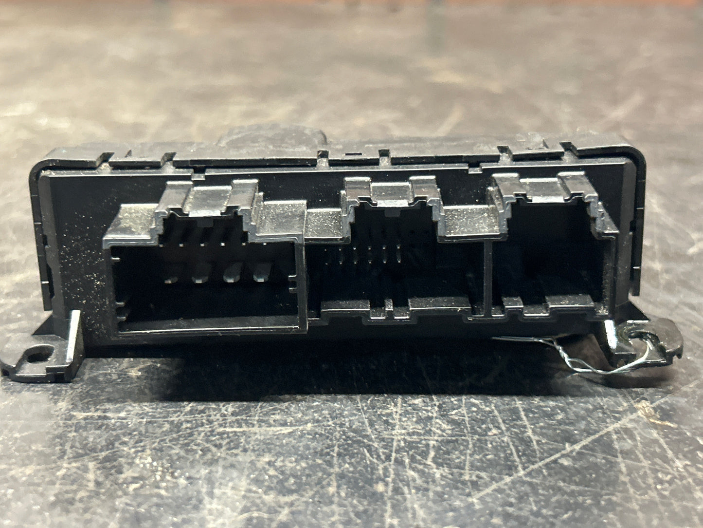 2010-2014 DODGE CHALLENGER SRT8 OEM DOOR CONTROL MODULE COMPUTER 68051931AA