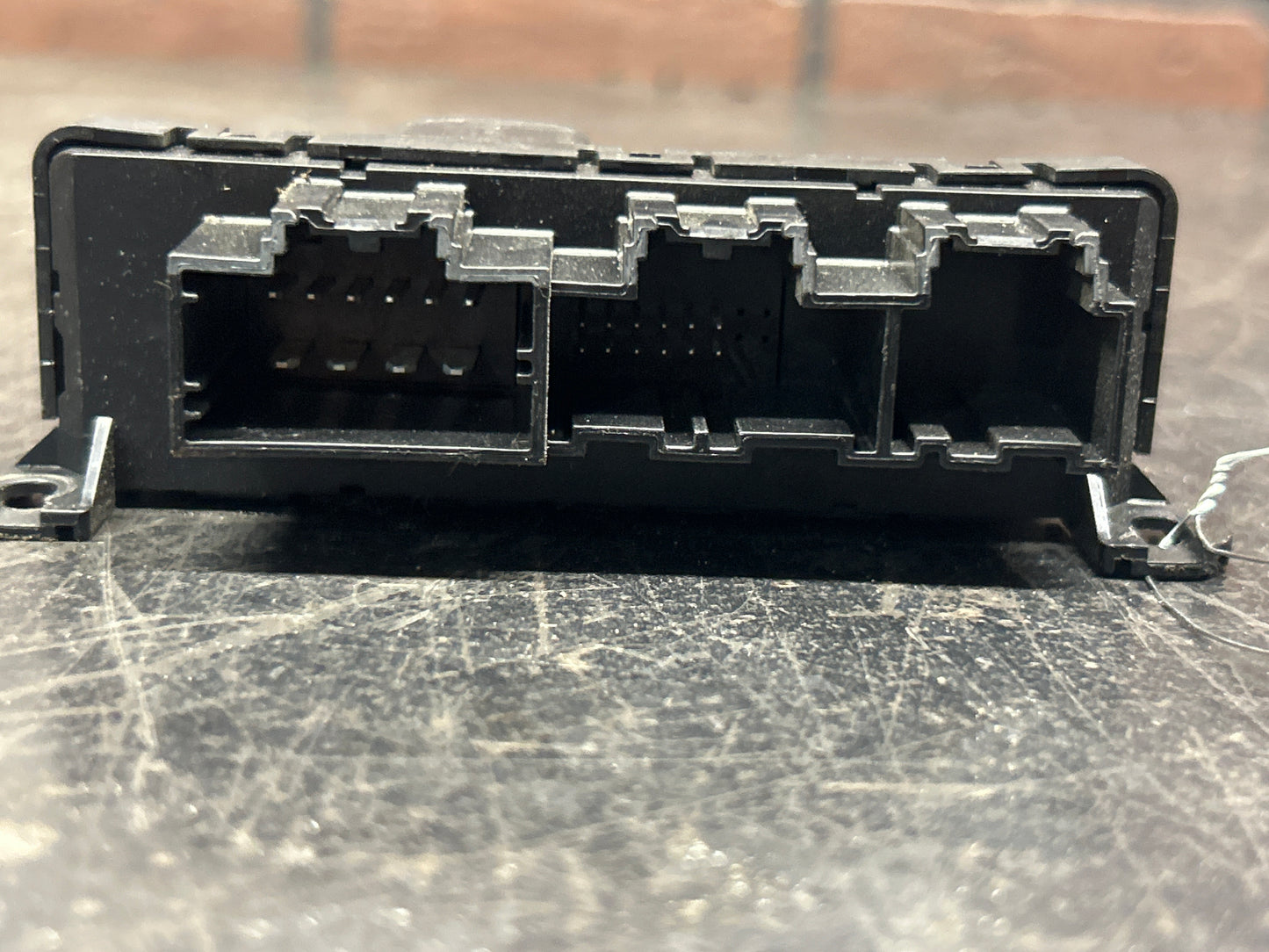 2010-2014 DODGE CHALLENGER SRT8 OEM DOOR CONTROL COMPUTER  MODULE 68051931AA