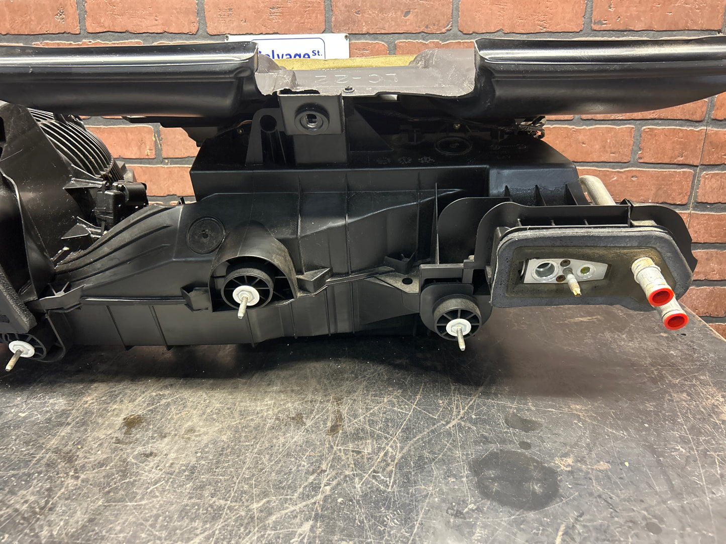 2011 - 2023 CHALLENGER CHARGER 300 HVAC A/C HEATER BLOWER HOUSING CASE OEM
