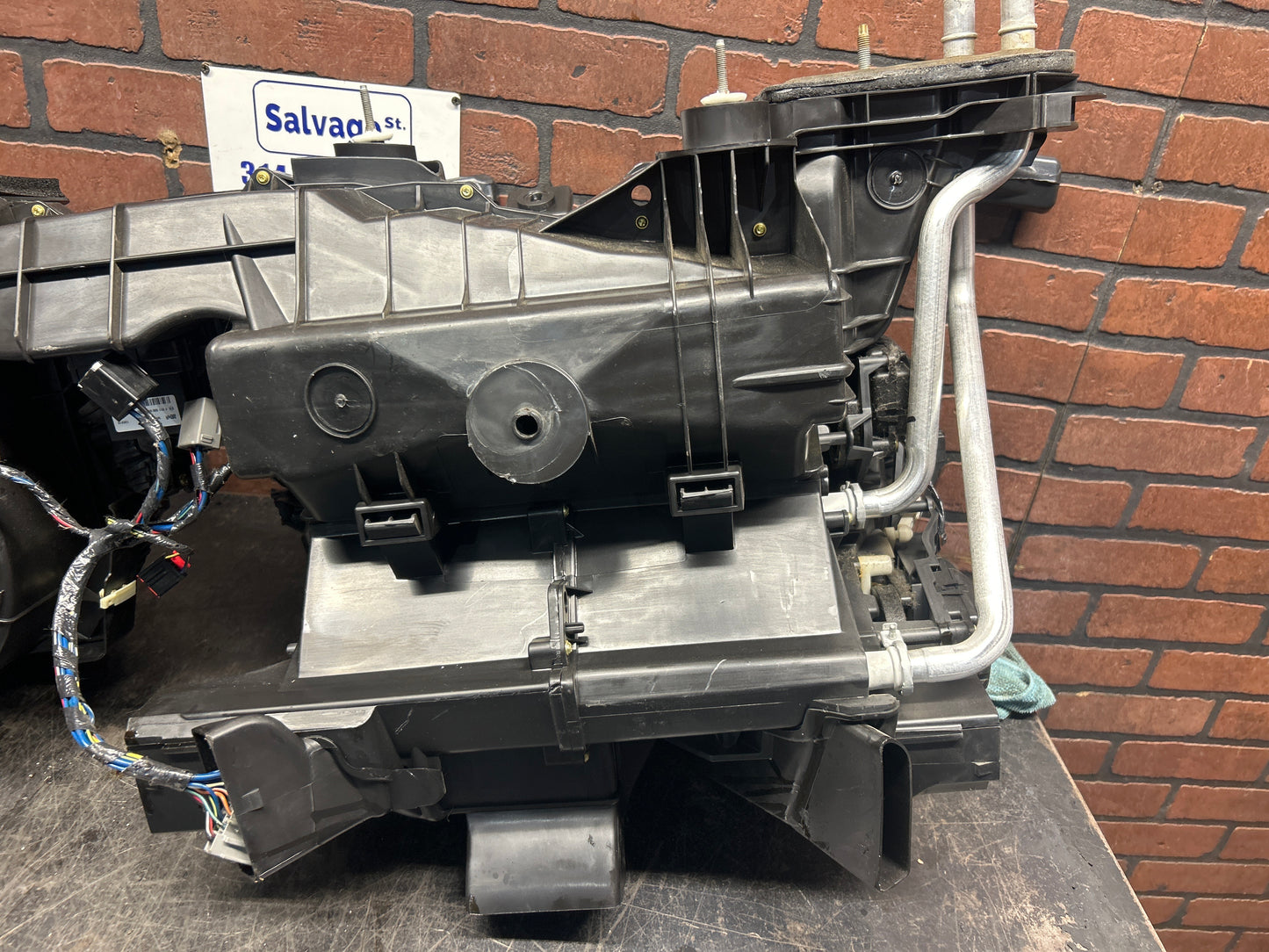 2011 - 2023 CHALLENGER CHARGER 300 HVAC A/C HEATER BLOWER HOUSING CASE OEM