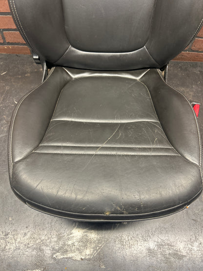 2007-2009 Pontiac Solstice GXP Front Bucket Leather Passenger Seat OEM 25883378