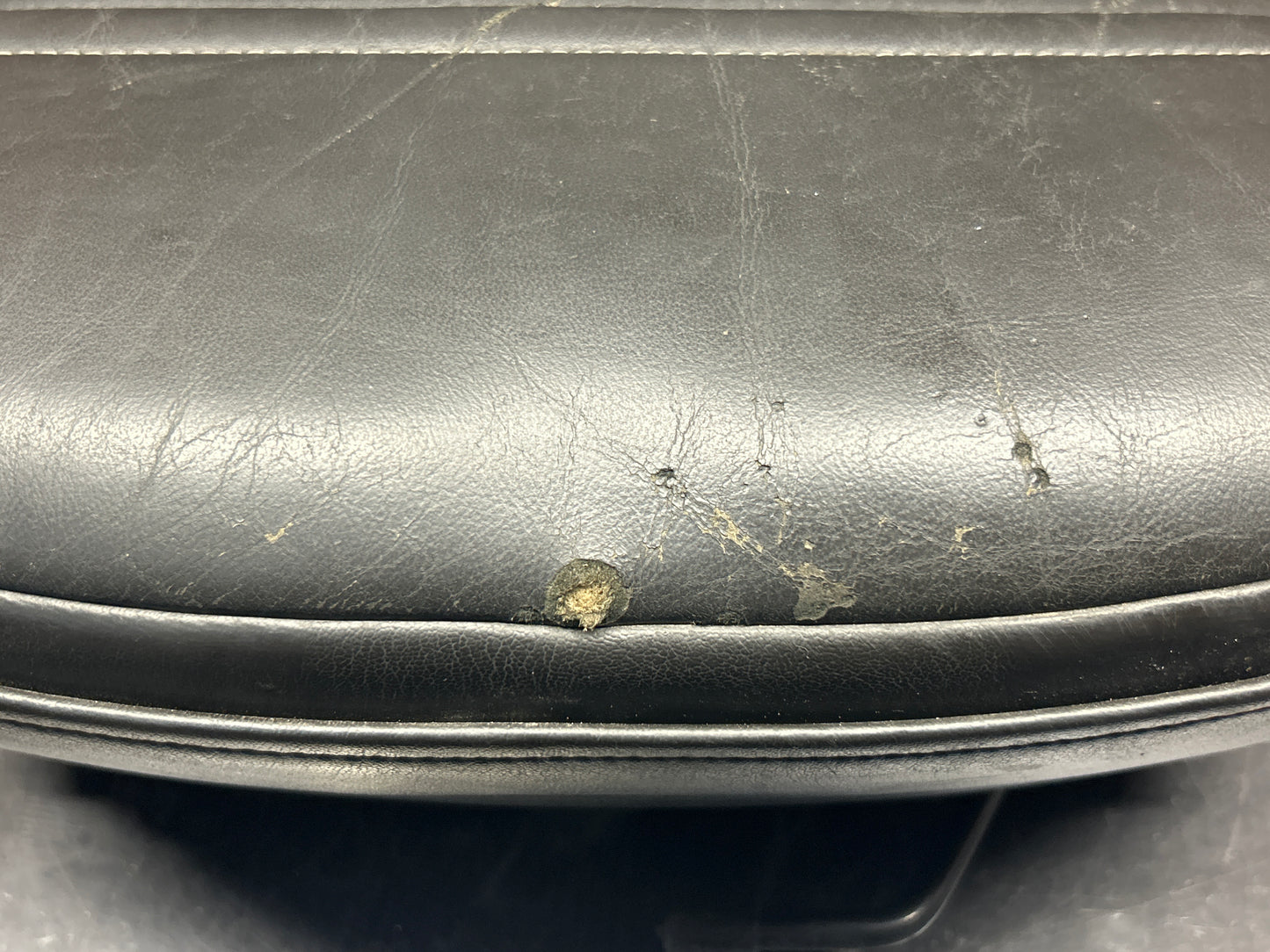 2007-2009 Pontiac Solstice GXP Front Bucket Leather Passenger Seat OEM 25883378