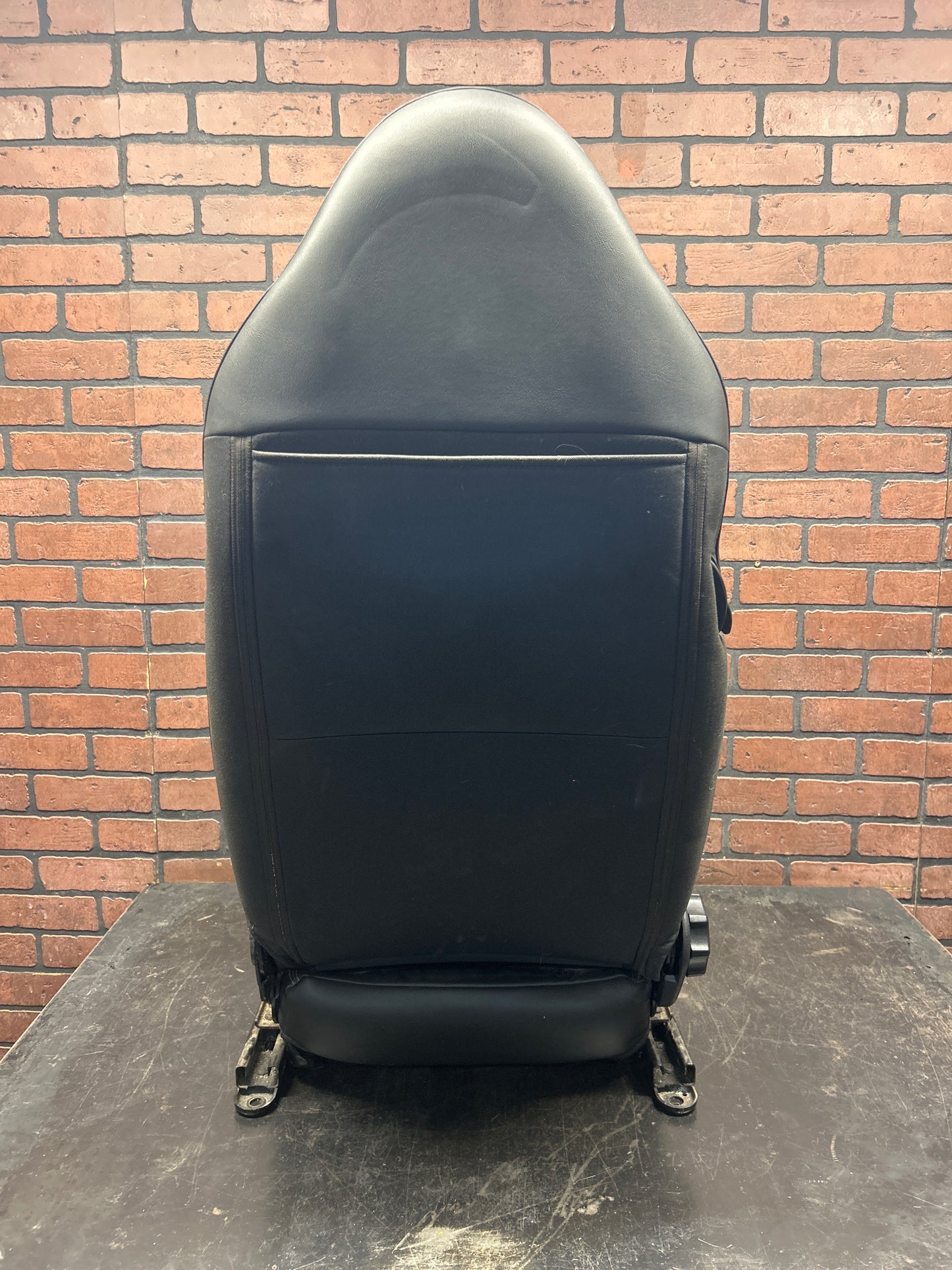 2007-2009 Pontiac Solstice GXP Front Bucket Leather Passenger Seat OEM 25883378