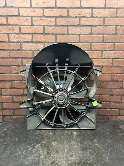 2006-2008 JEEP COMMANDER GRAND CHEROKEE SRT8 COOLING FAN SHROUD ASSEMBLY OE HEMI