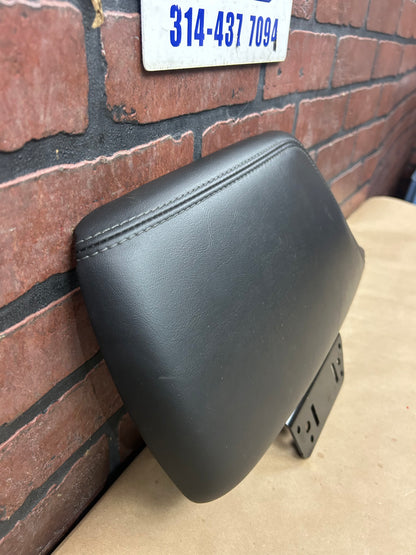 2015-2023 DODGE CHALLENGER FRONT CENTER CONSOLE STORAGE COVER ARMREST BLACK OEM