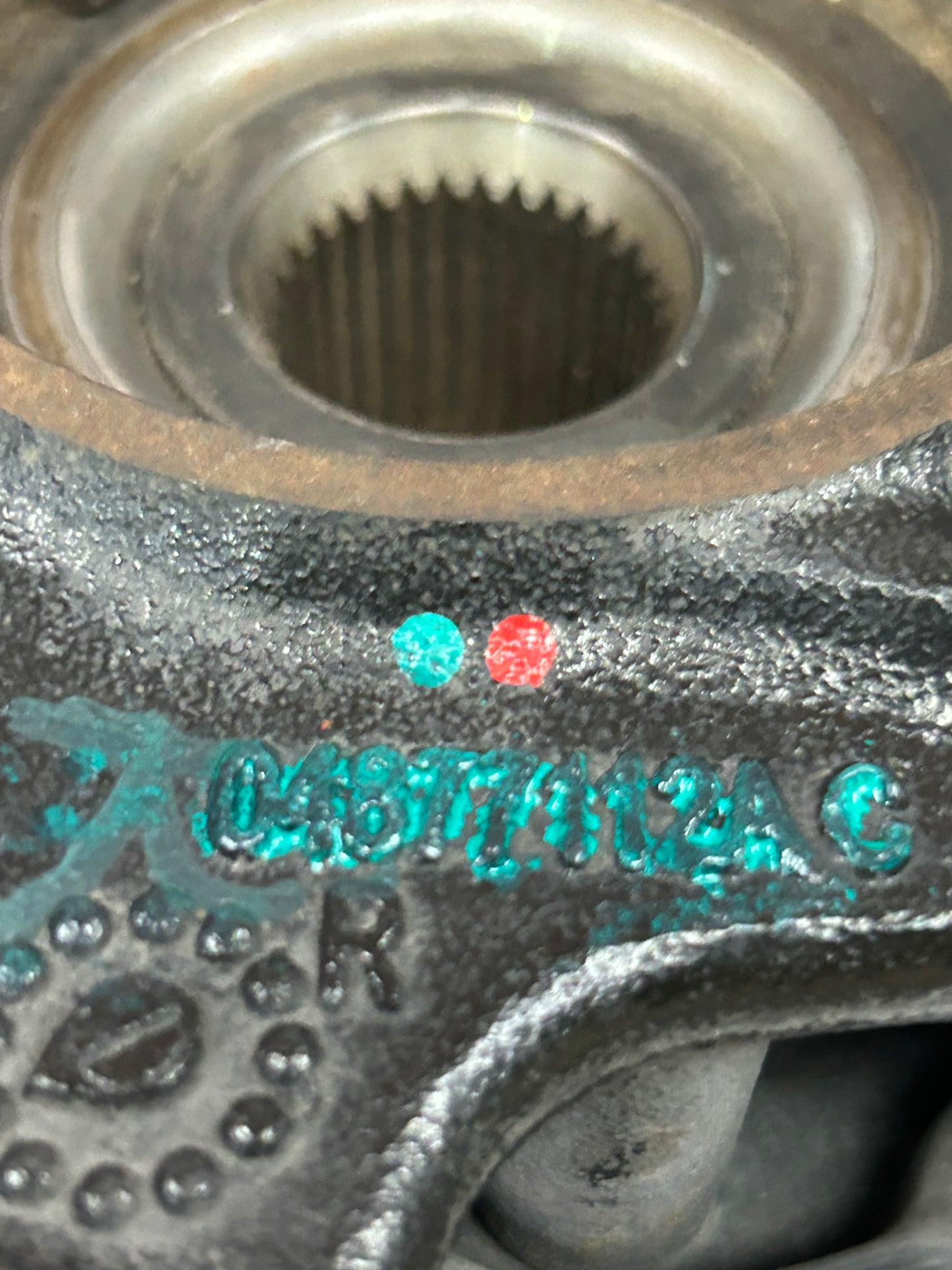 16-25 DURANGO GRAND CHEROKEE R/T OEM REAR RIGHT PASSENGER HUB SPINDLE KNUCKLE