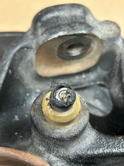 16-25 DURANGO GRAND CHEROKEE R/T OEM REAR RIGHT PASSENGER HUB SPINDLE KNUCKLE
