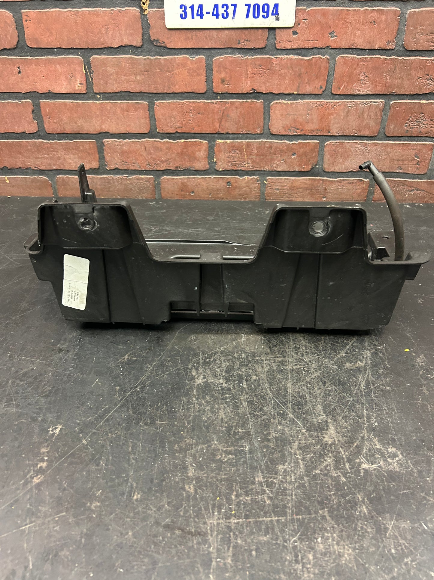 08 - 23 DODGE CHALLENGER BATTERY BOX TRAY HOLDER BRACKET SUPPORT 05112061AK OEM