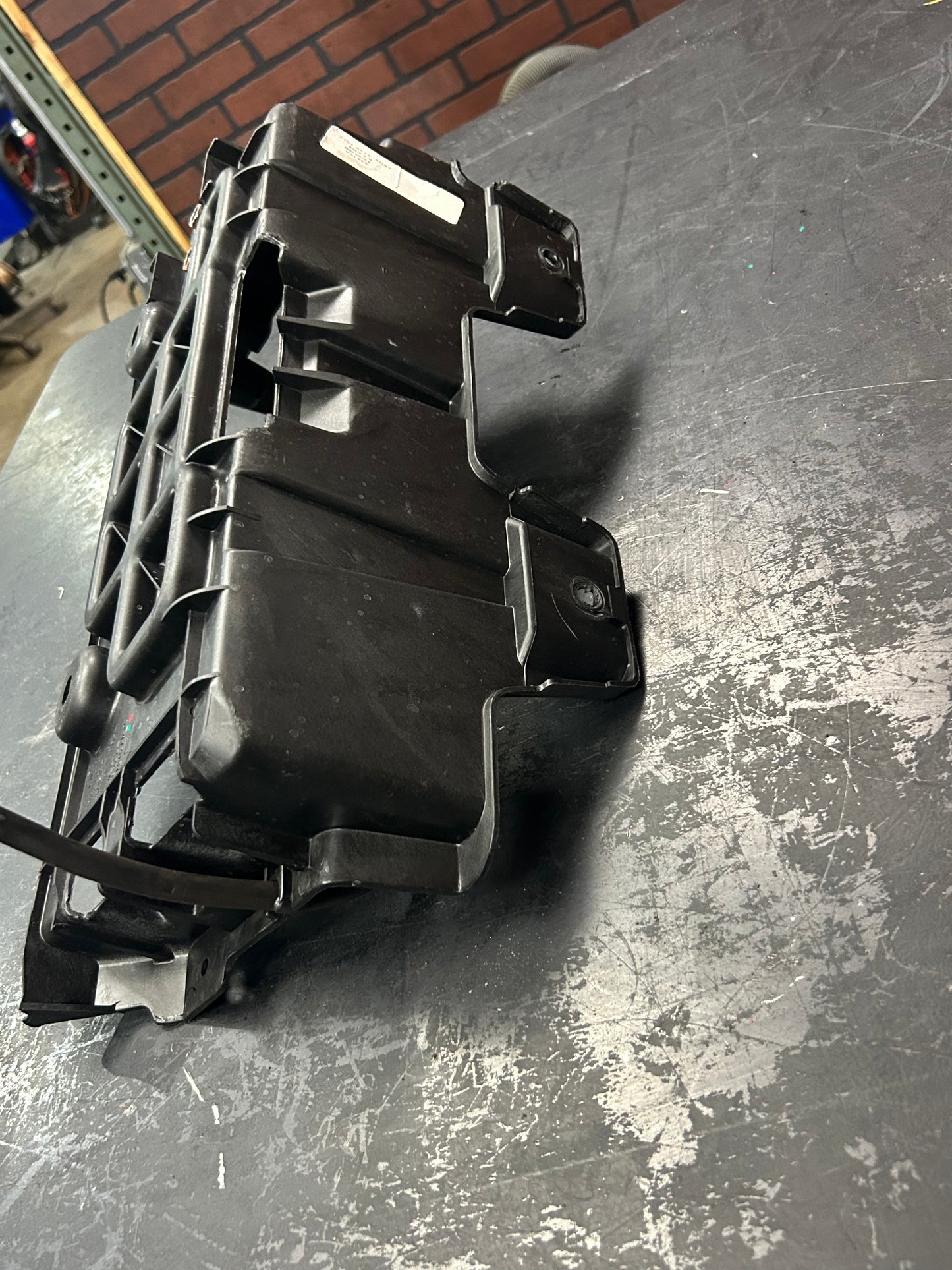 08 - 23 DODGE CHALLENGER BATTERY BOX TRAY HOLDER BRACKET SUPPORT 05112061AK OEM