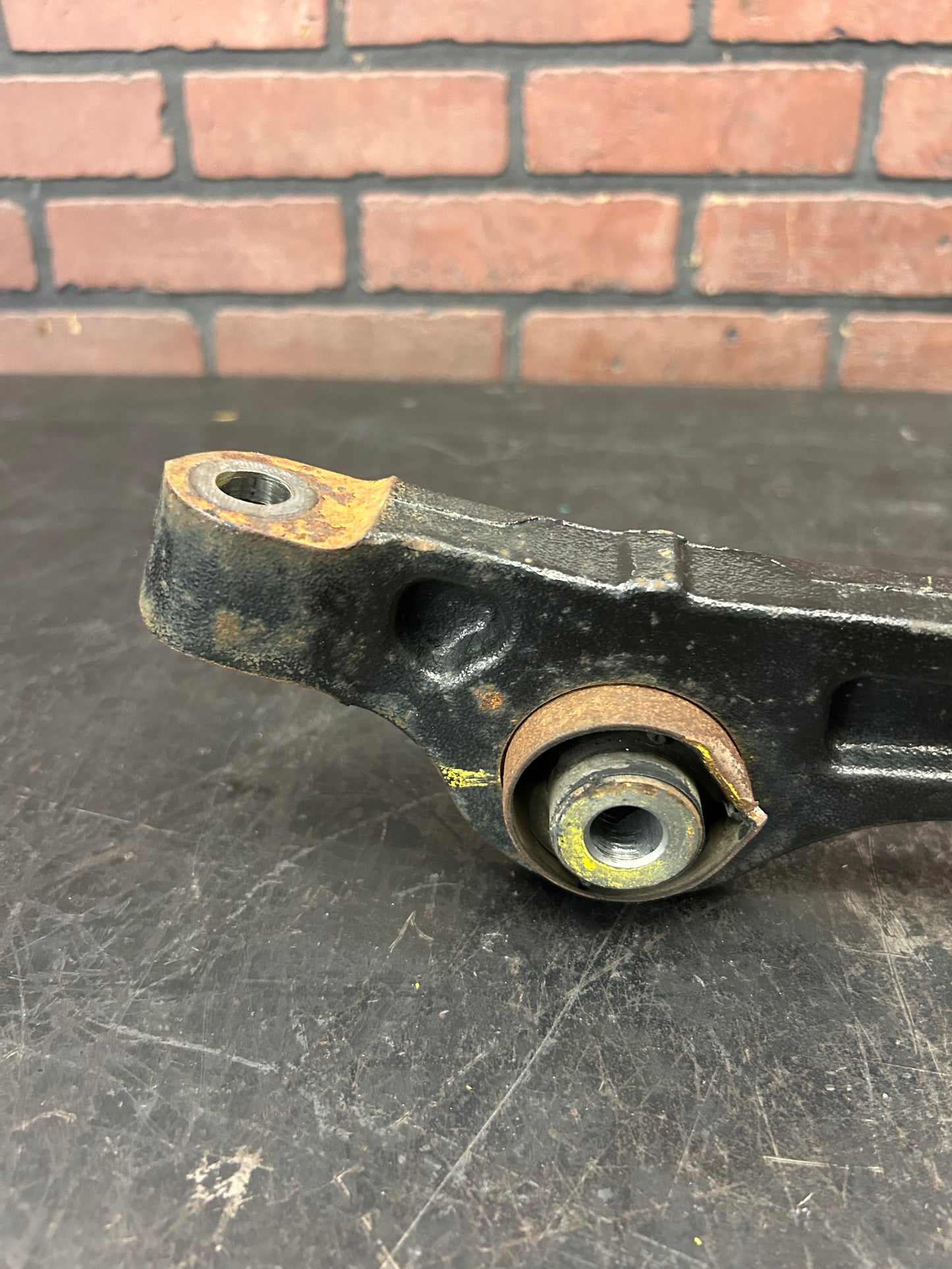 11-23 CHARGER CHALLENGER 300 FRONT LEFT/RIGHT LOWER CONTROL ARM SV70206823 OEM