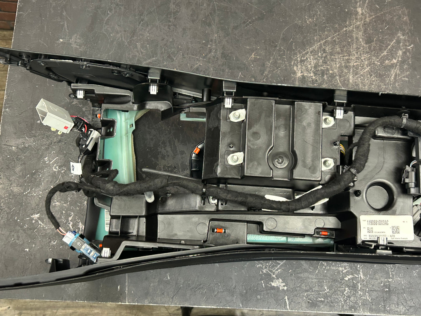 2015-2023 Dodge Challenger SRT Center Console W/AT Gear Selector Shifter OEM 87K