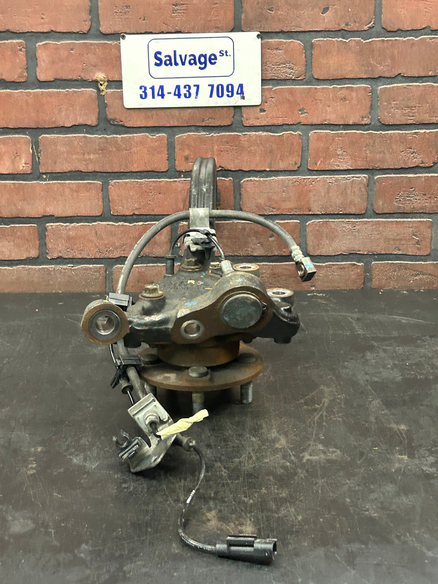 15-23 CHALLENGER CHARGER SRT OEM FRONT PASSENGER RH SUSPENSION SPINDLE KNUCKLE