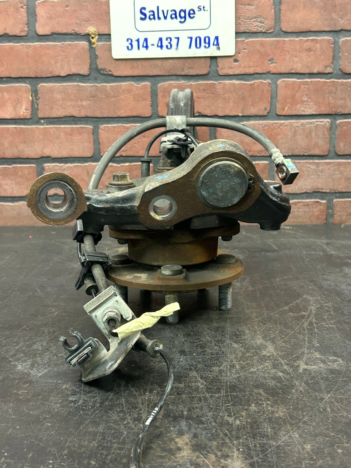 15-23 CHALLENGER CHARGER SRT OEM FRONT PASSENGER RH SUSPENSION SPINDLE KNUCKLE