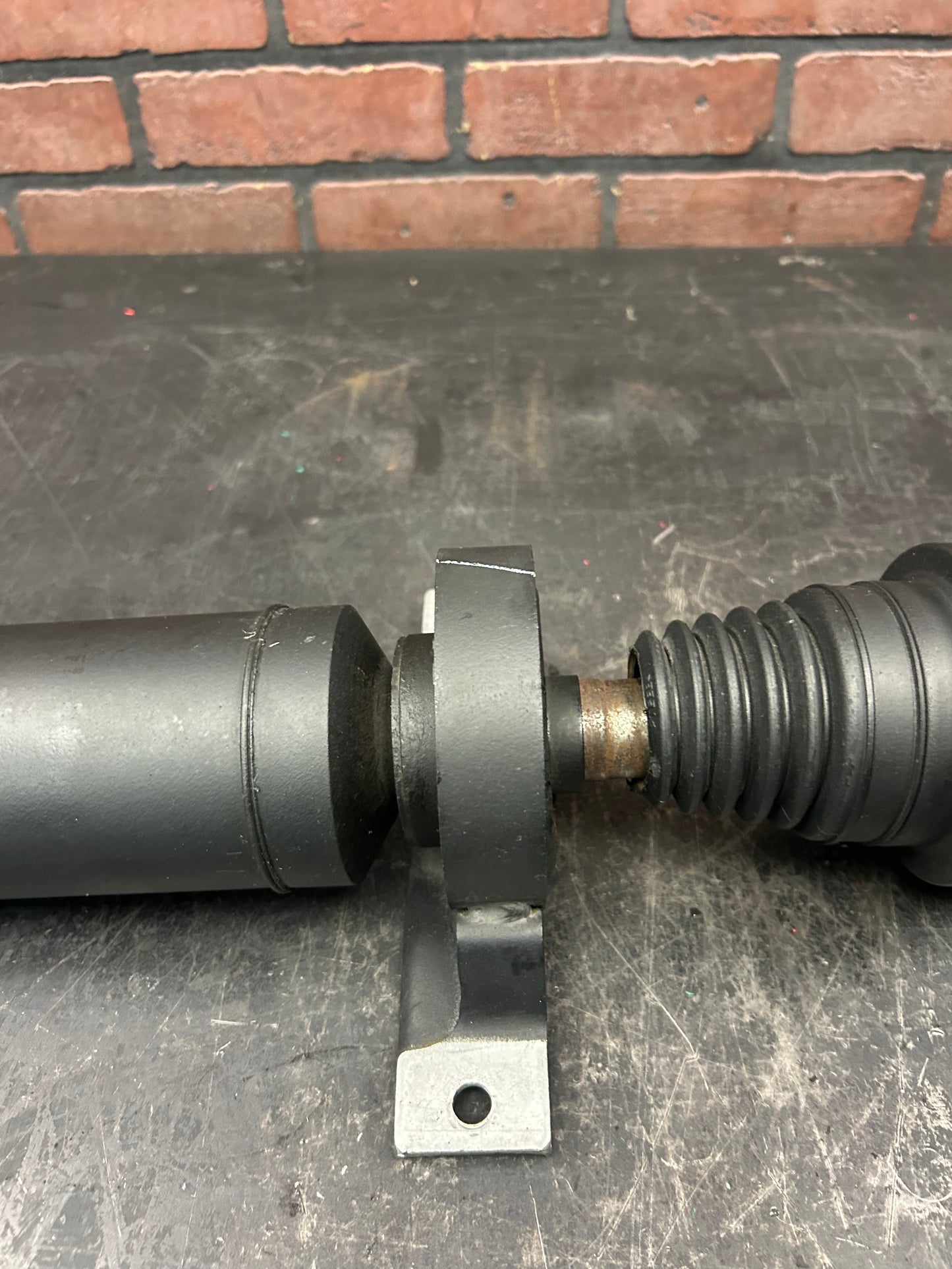 15-23 CHALLENGER R/T SCAT PACK RWD REAR DRIVE PROPELLER TRAIN SHAFT 68272626AD