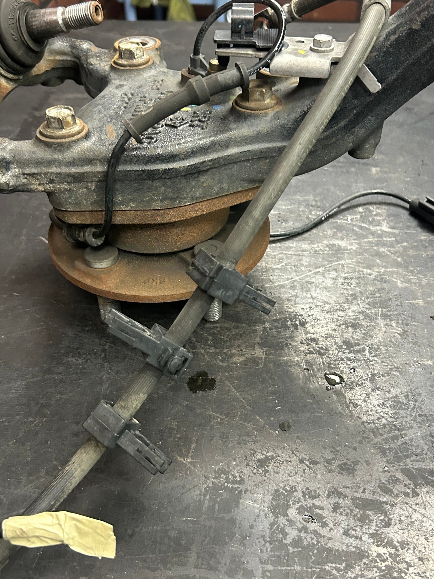 15 - 23 DODGE CHARGER CHALLENGER SCAT PACK OEM FRONT LEFT SPINDLE KNUCKLE