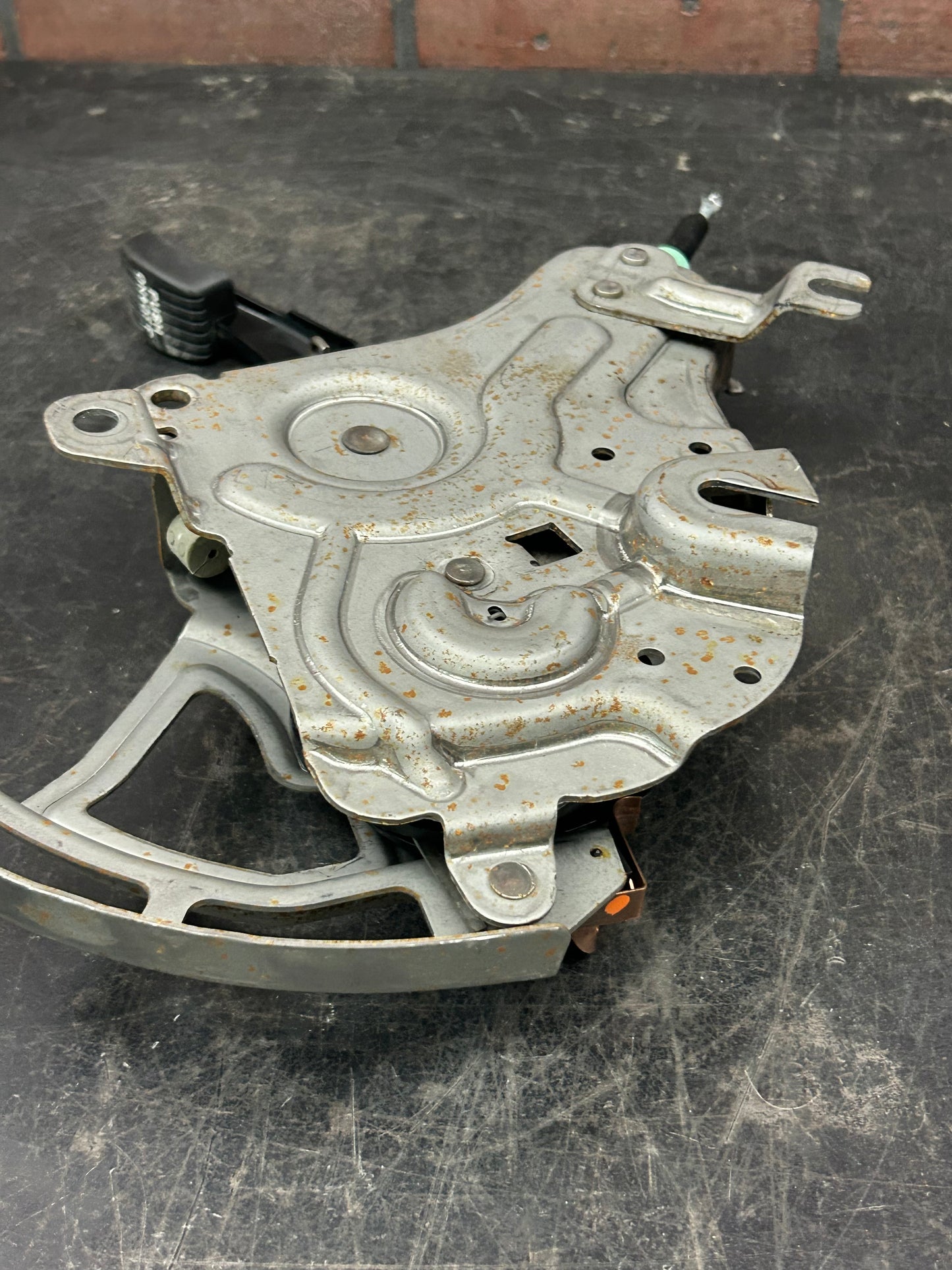 07-23 CHARGER CHALLENGER 300 EMERGENCY PARKING BRAKE PEDAL OEM 04779478AI